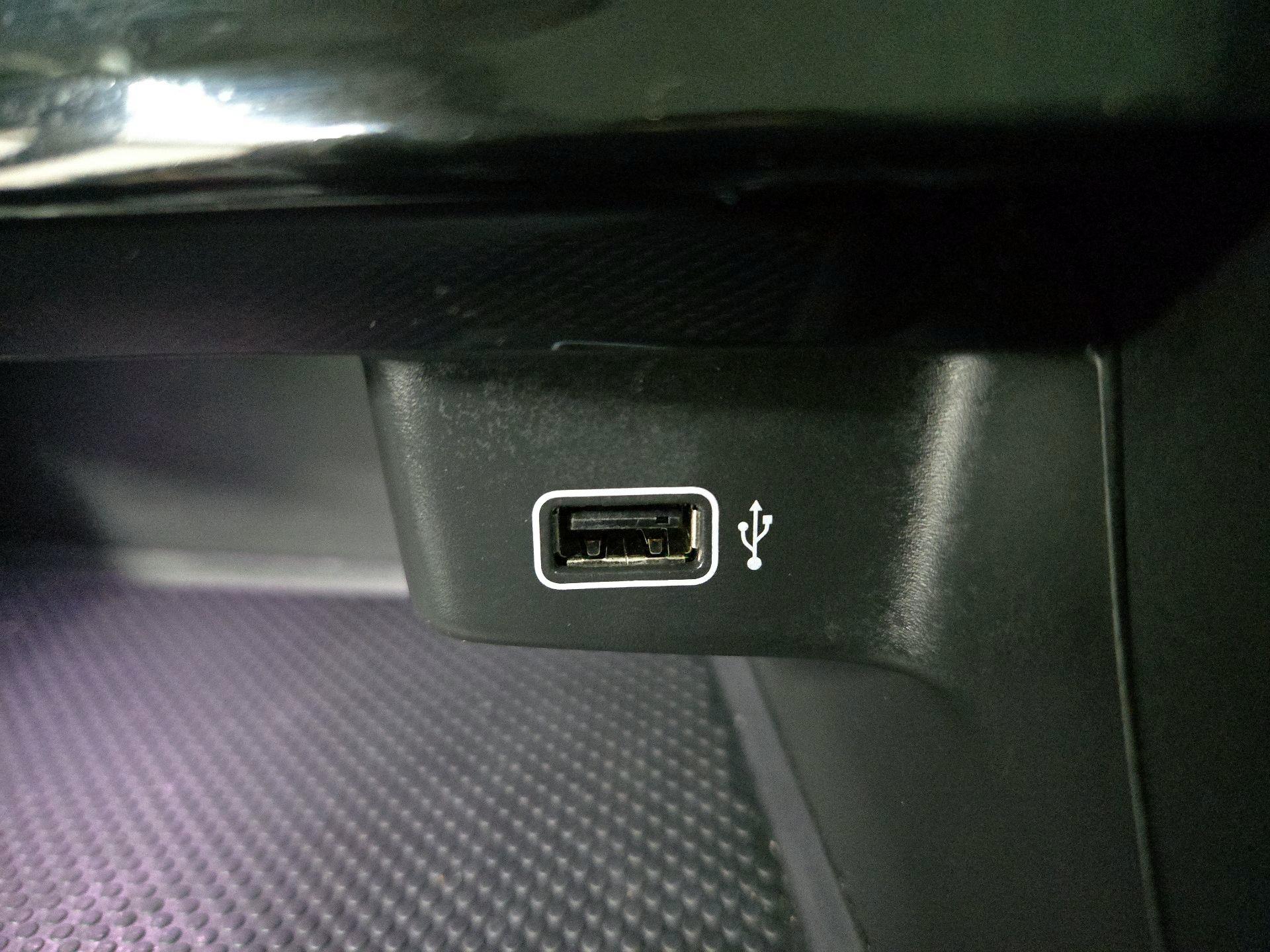 Thumbnail: 2019 Volkswagen Jetta - 18