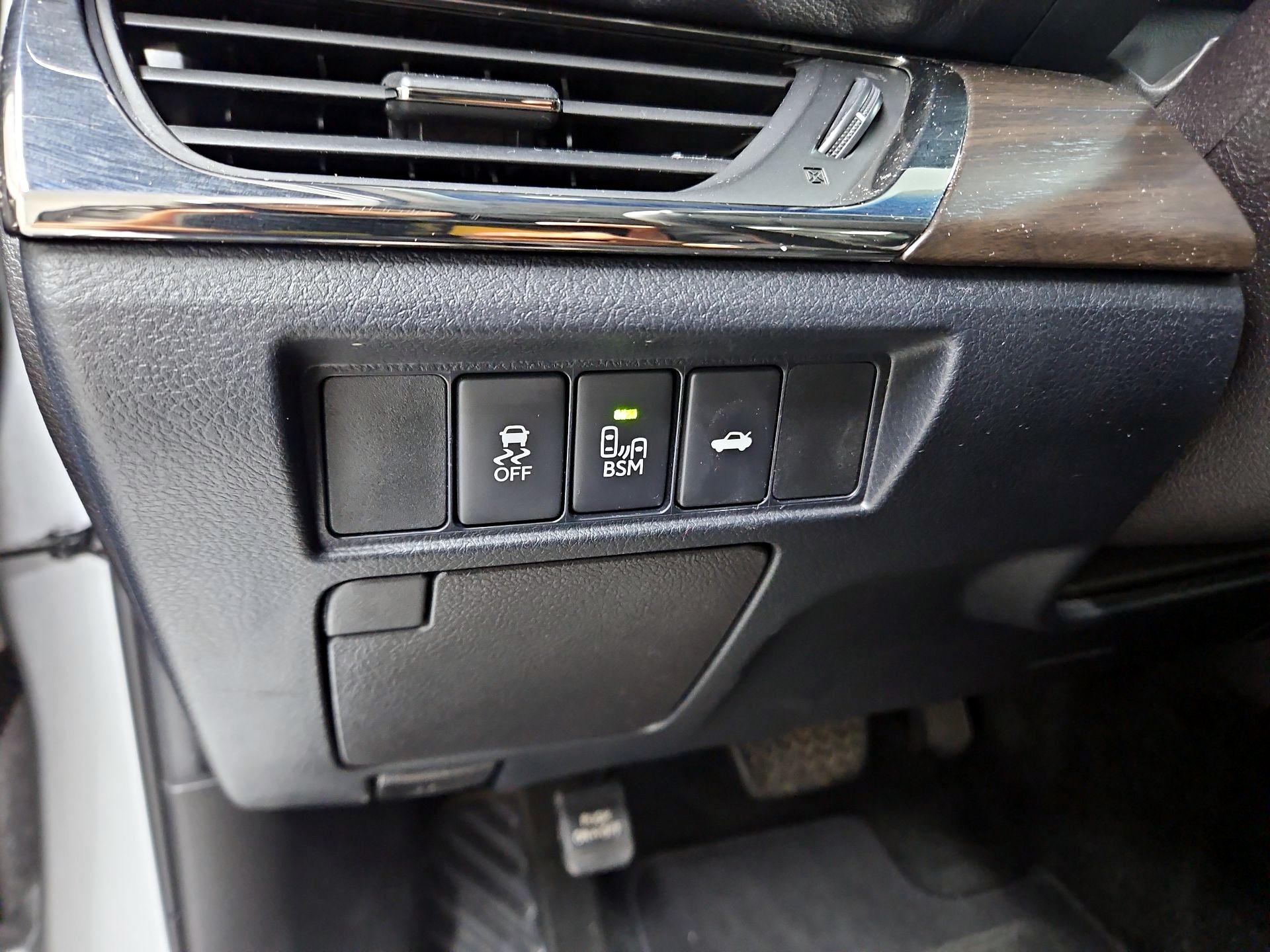 Thumbnail: 2016 Toyota Avalon - 13