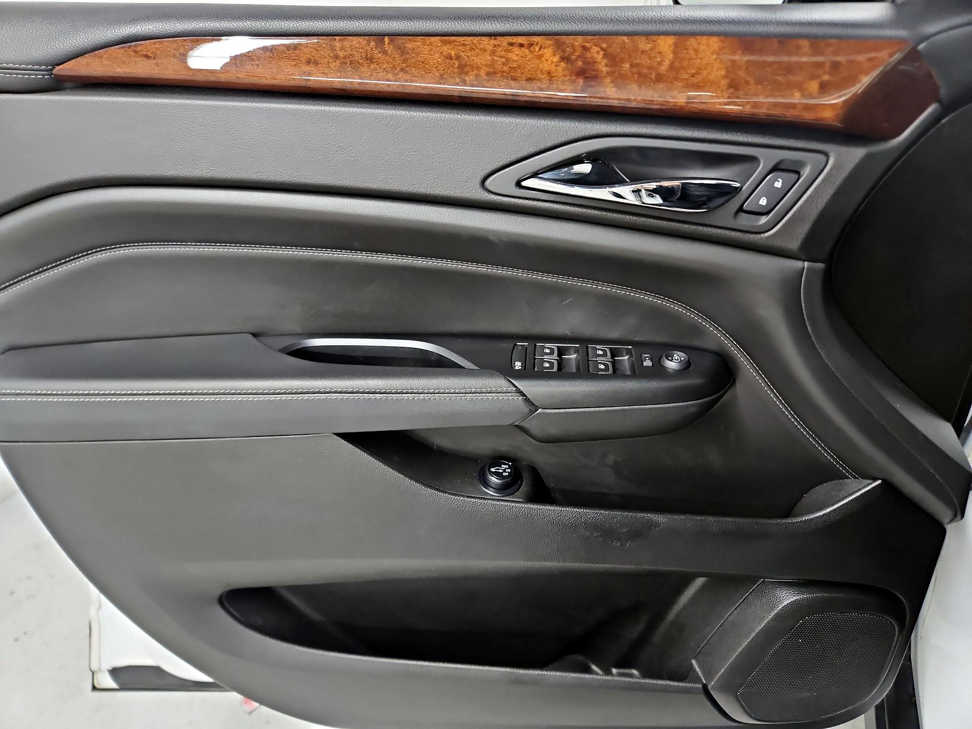 Thumbnail: 2016 Cadillac SRX - 12