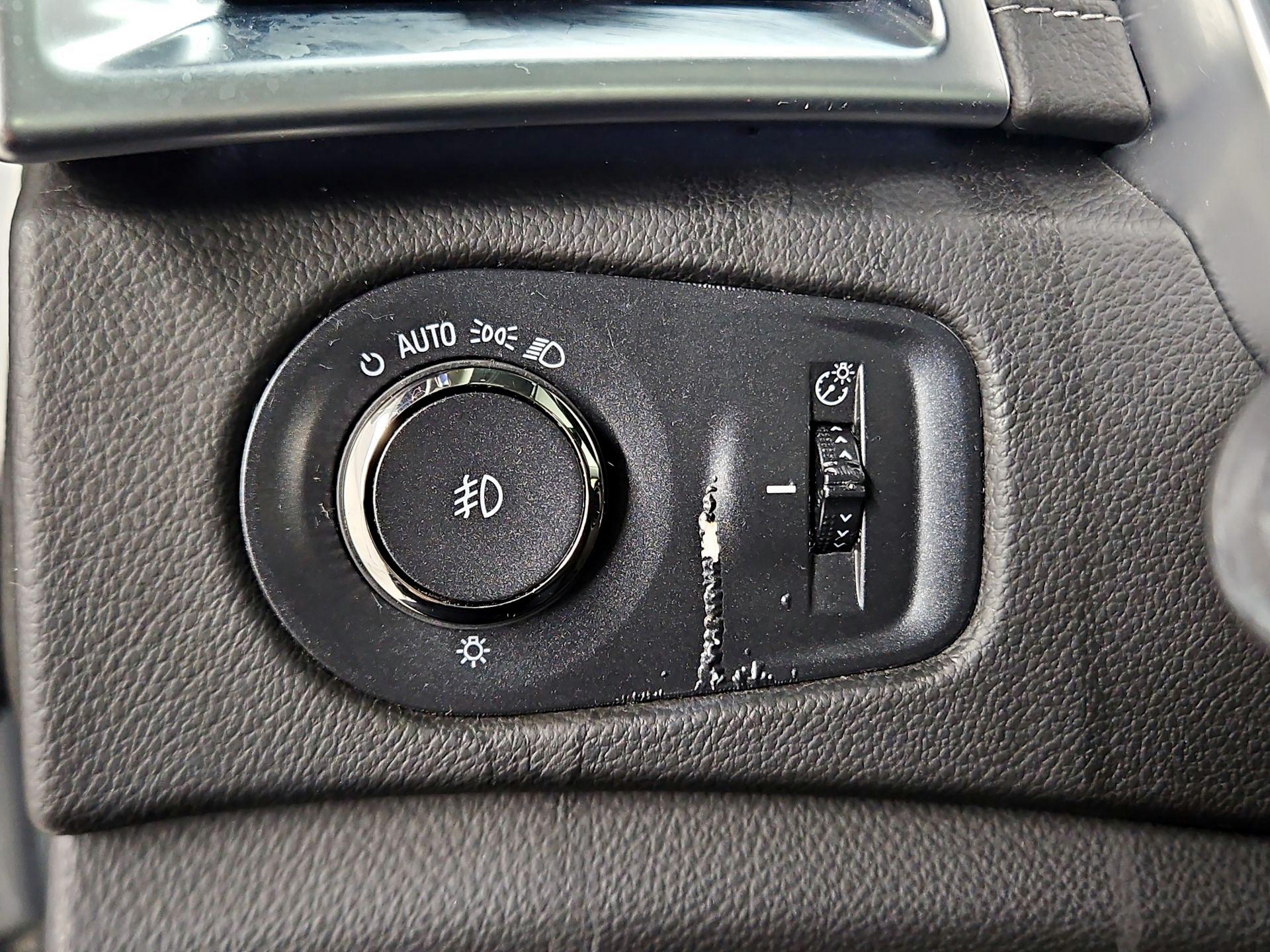 Thumbnail: 2016 Cadillac SRX - 13