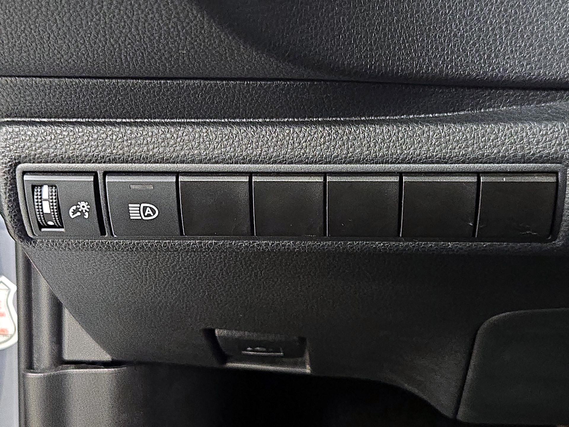 Thumbnail: 2024 Toyota Corolla - 13