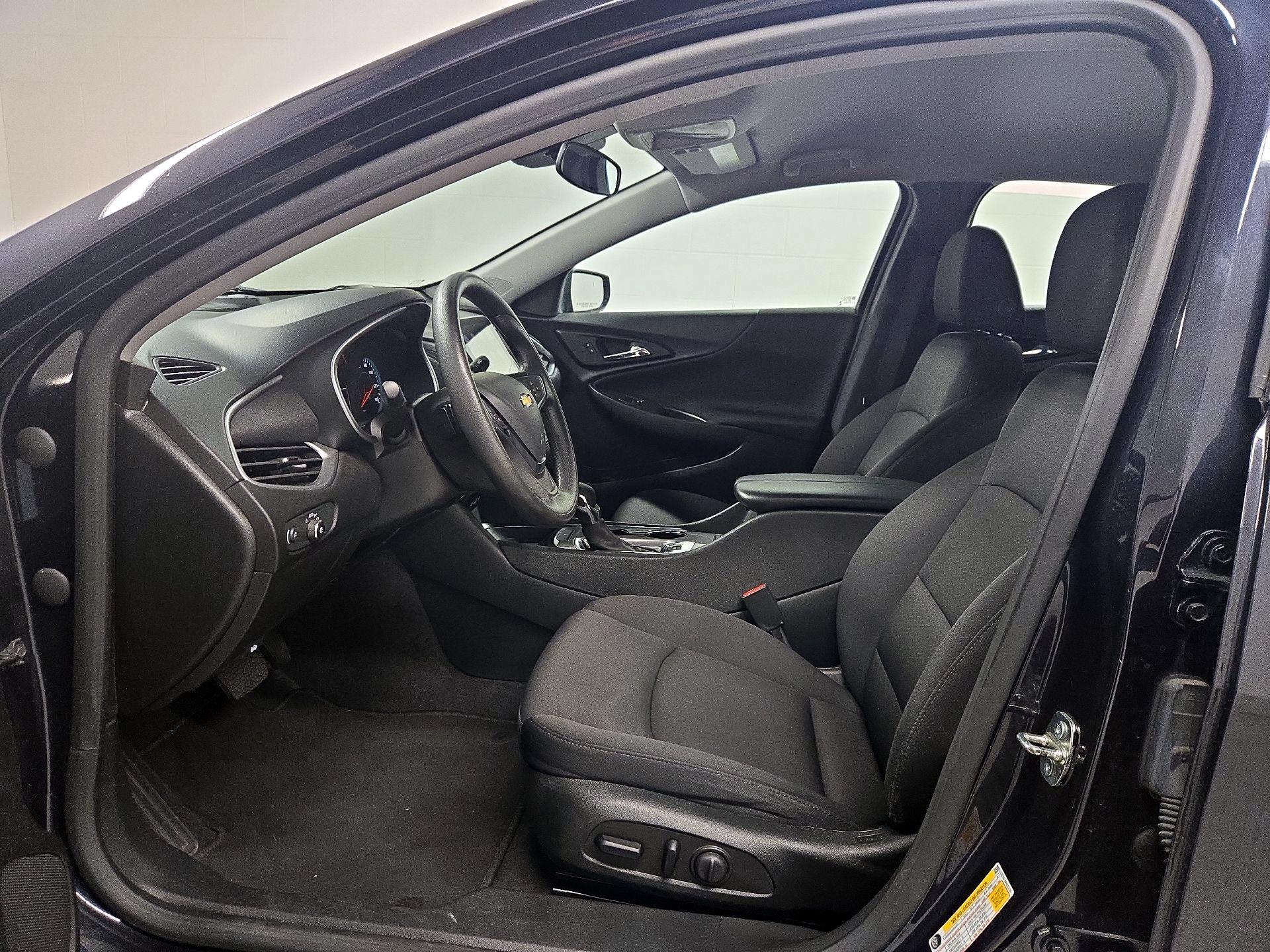 Thumbnail: 2023 Chevrolet Malibu - 11