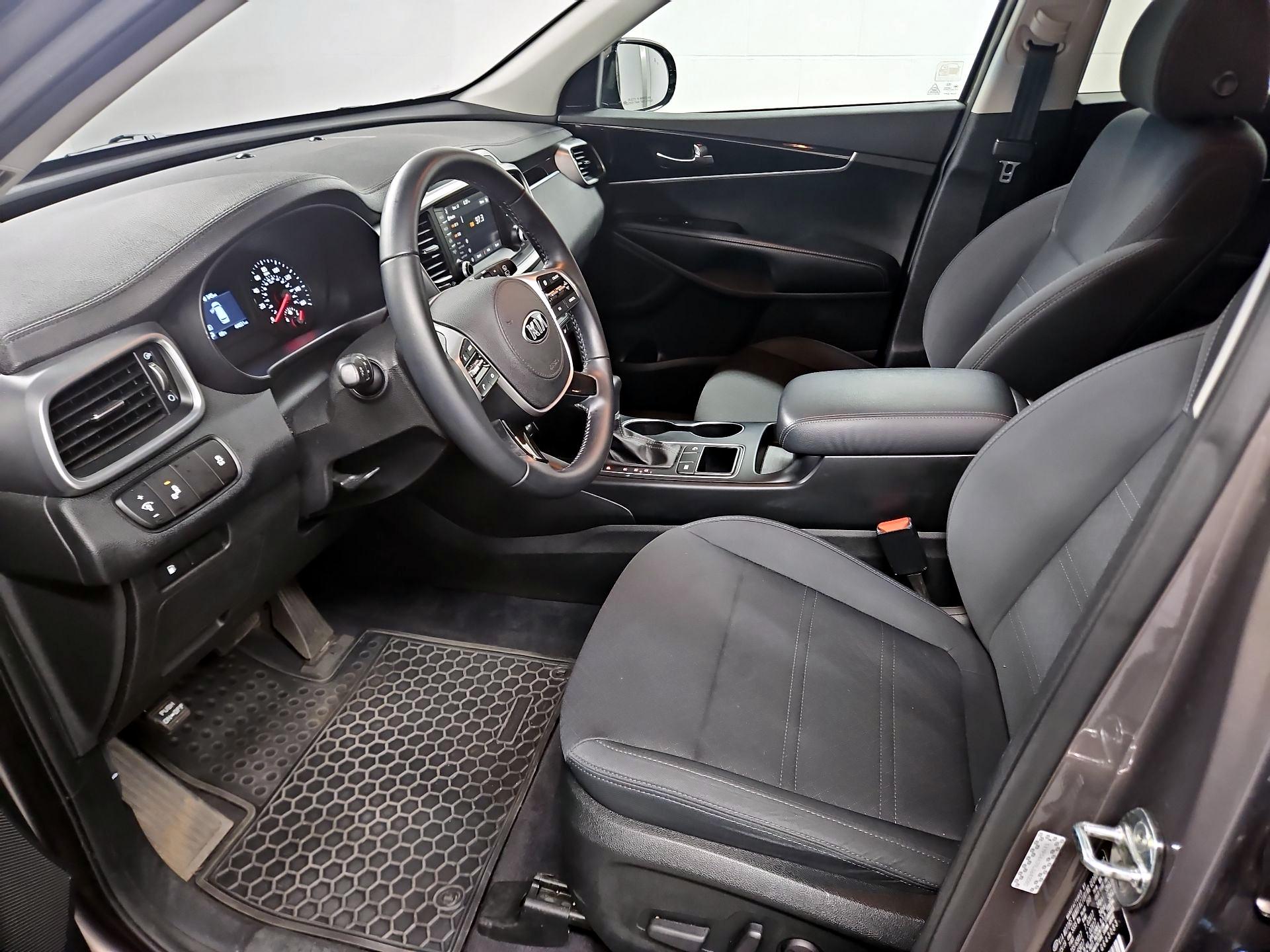 Thumbnail: 2020 Kia Sorento - 11