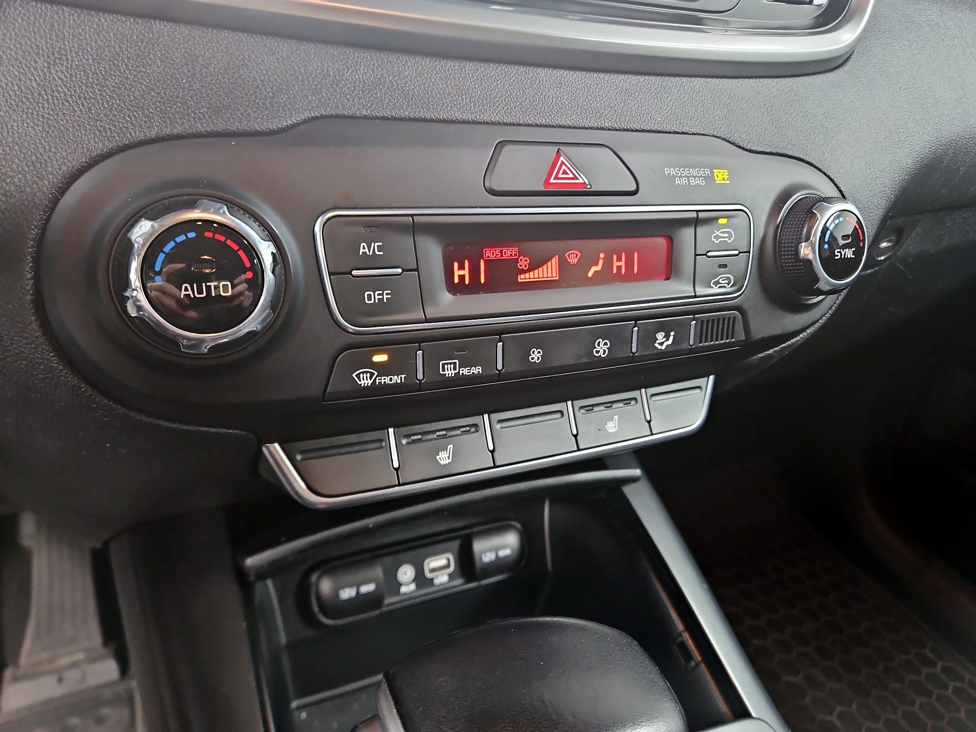 Thumbnail: 2020 Kia Sorento - 16