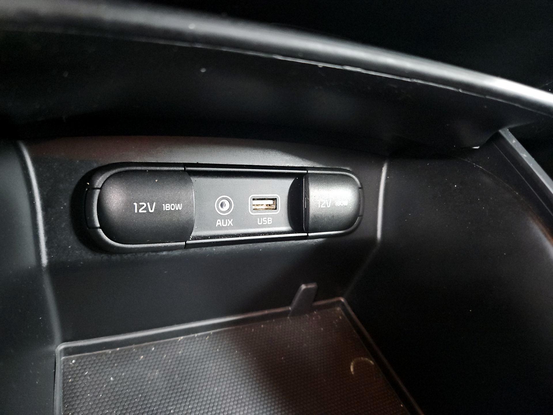 Thumbnail: 2020 Kia Sorento - 18