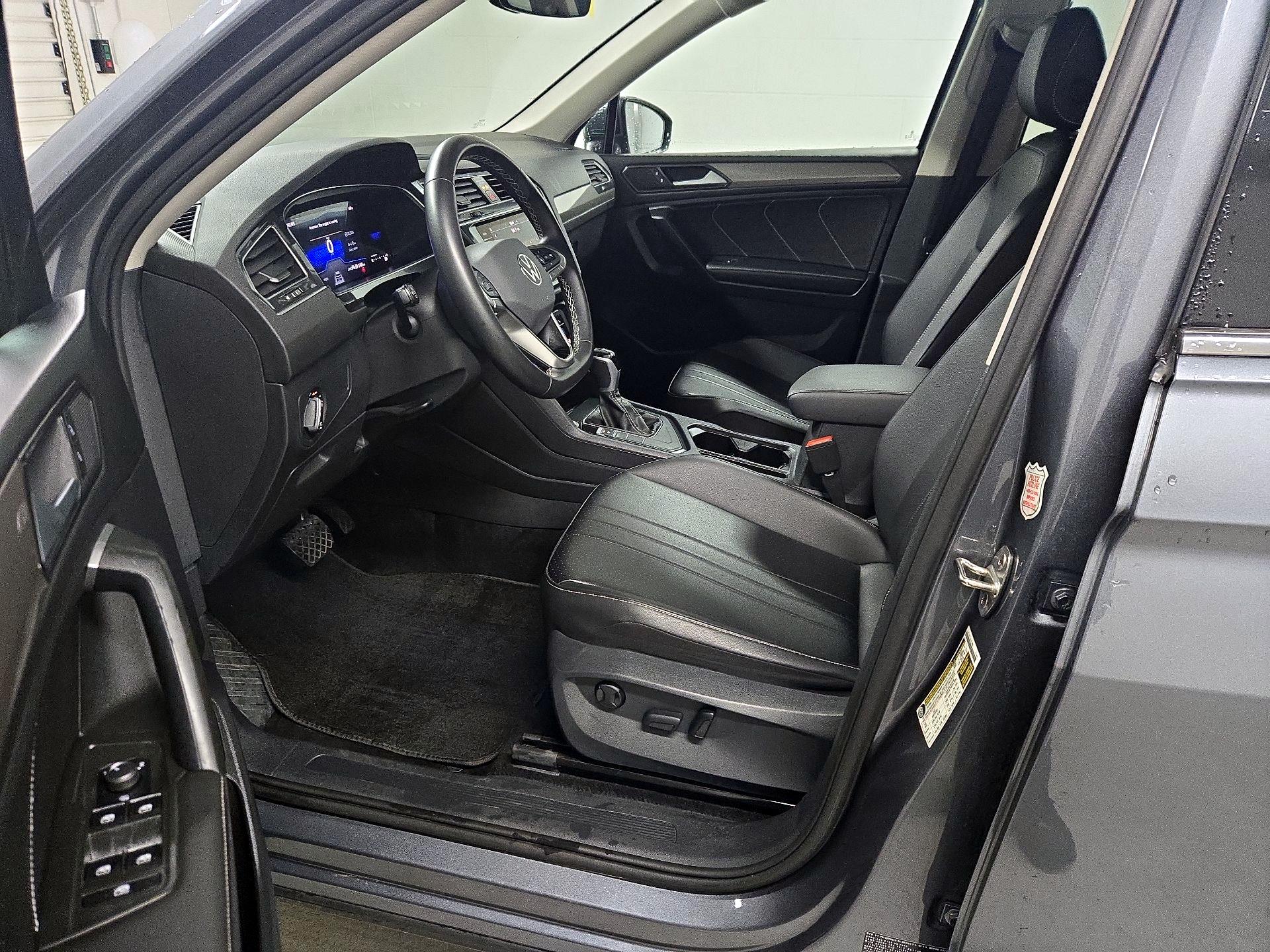 Thumbnail: 2024 Volkswagen Tiguan - 11