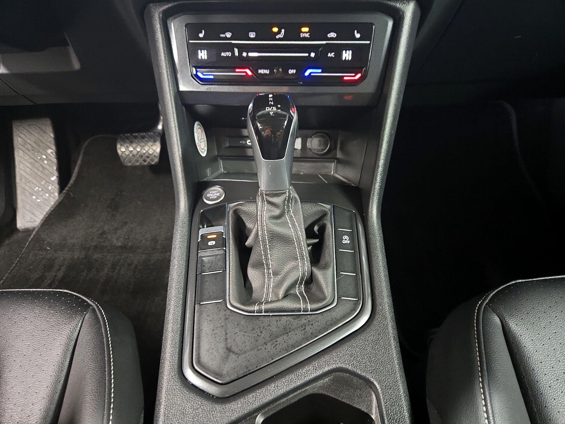 Thumbnail: 2024 Volkswagen Tiguan - 17