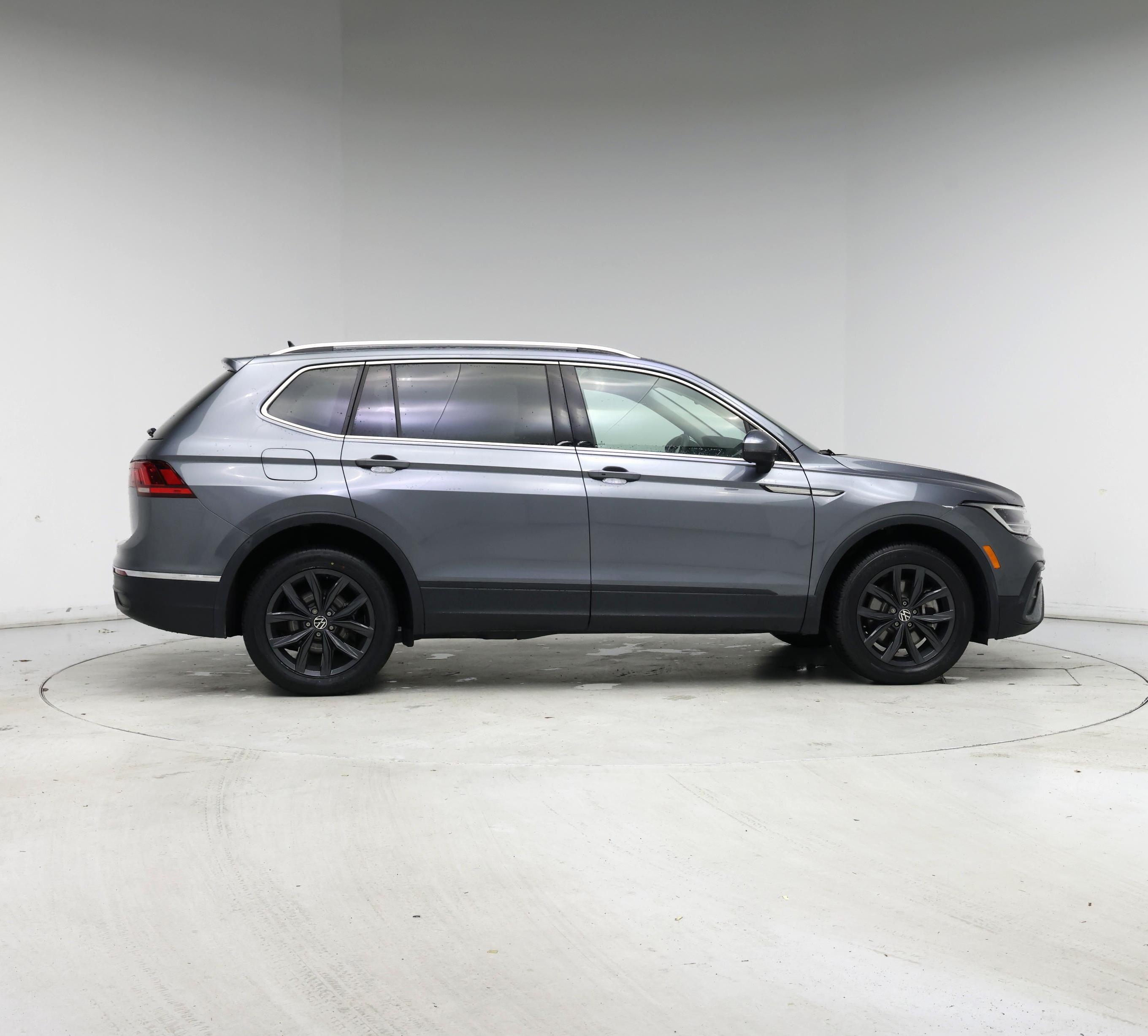 Thumbnail: 2024 Volkswagen Tiguan - 7