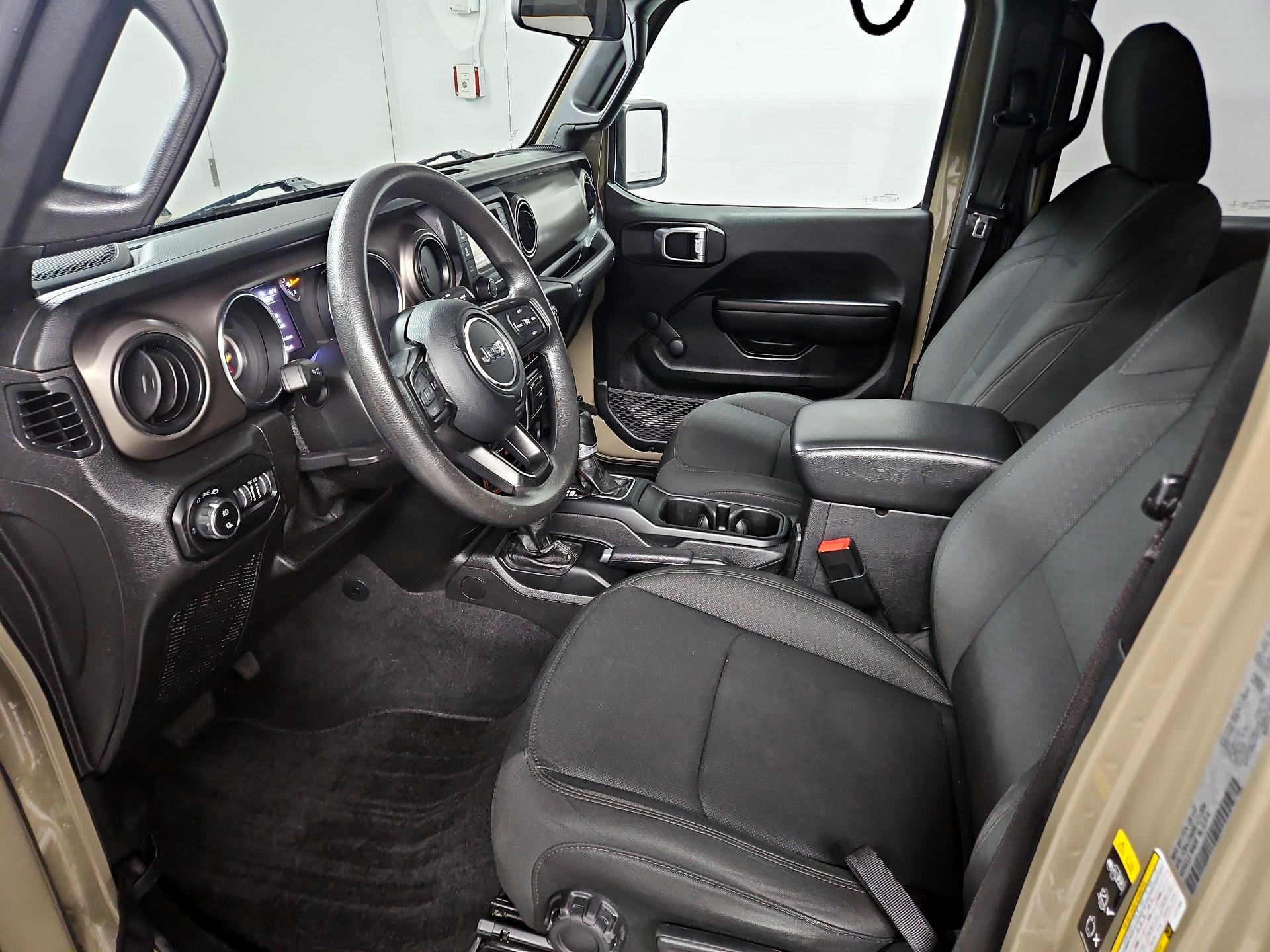 Thumbnail: 2020 Jeep Gladiator - 11