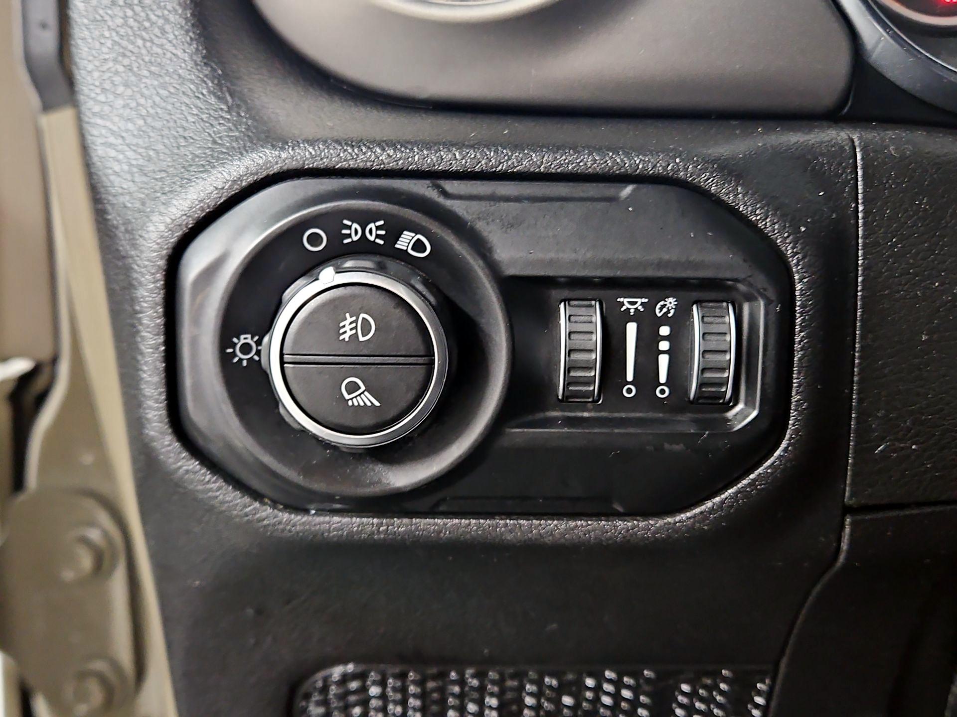 Thumbnail: 2020 Jeep Gladiator - 13