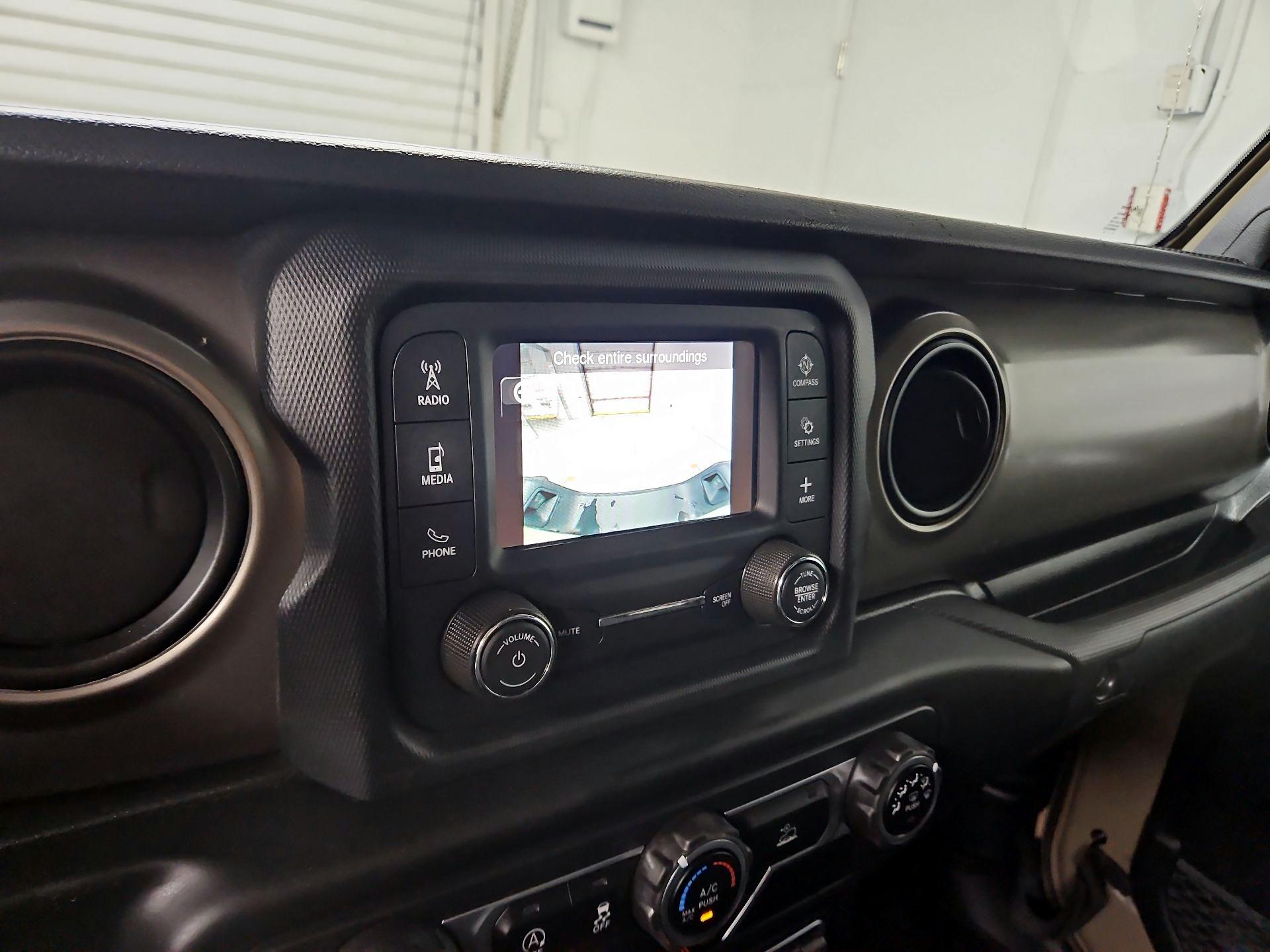 Thumbnail: 2020 Jeep Gladiator - 14