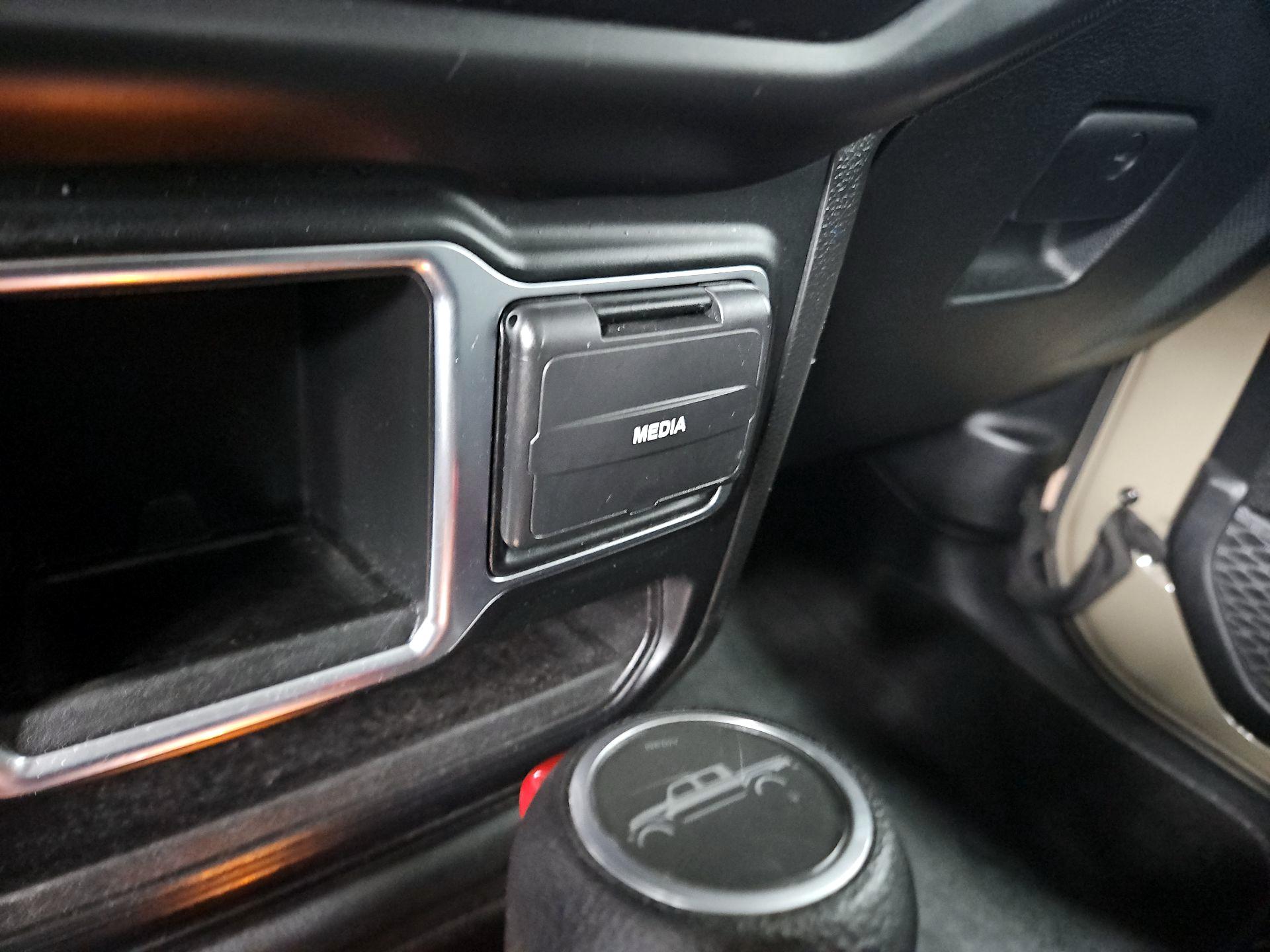 Thumbnail: 2020 Jeep Gladiator - 18