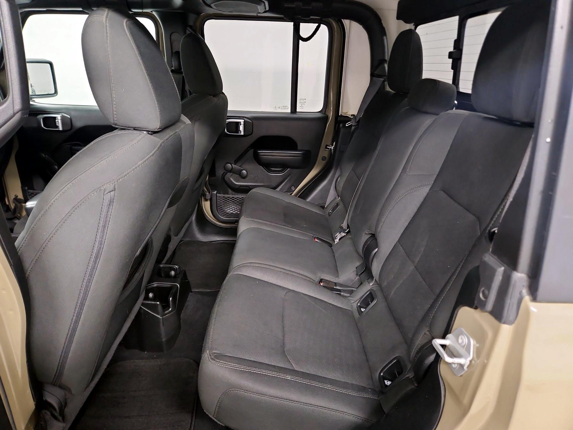 Thumbnail: 2020 Jeep Gladiator - 19