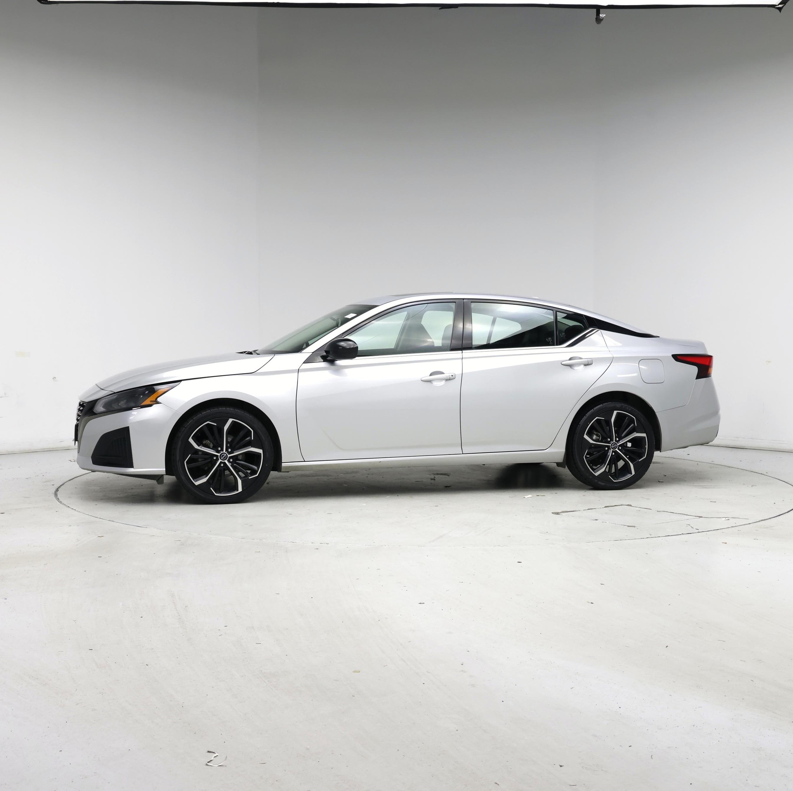 Thumbnail: 2023 Nissan Altima - 3