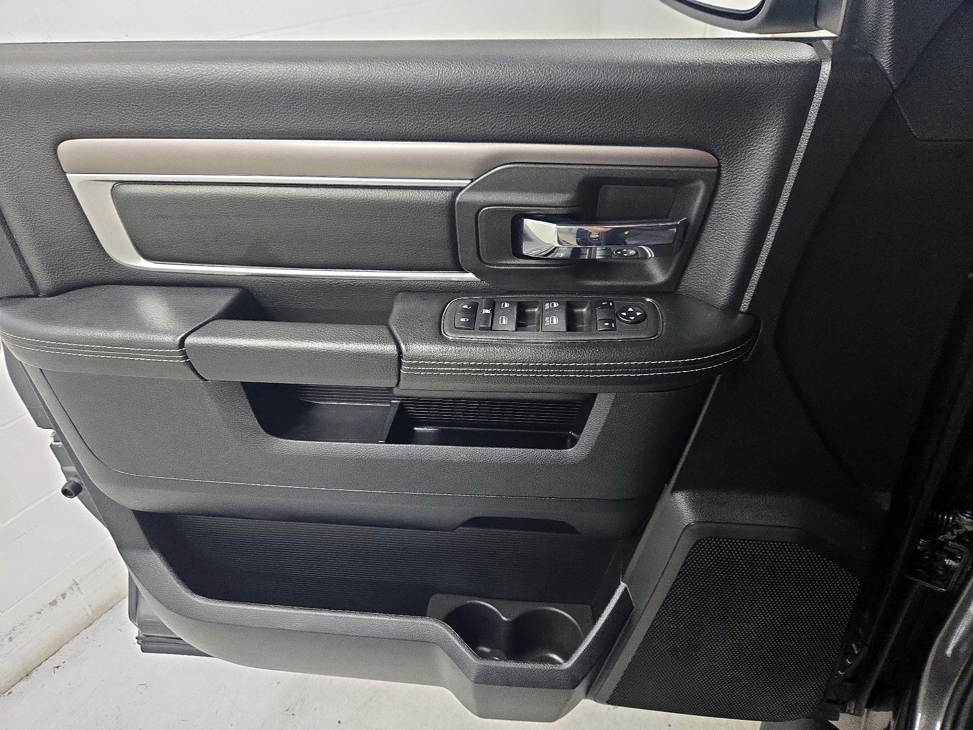 Thumbnail: 2023 RAM 1500 Classic - 12