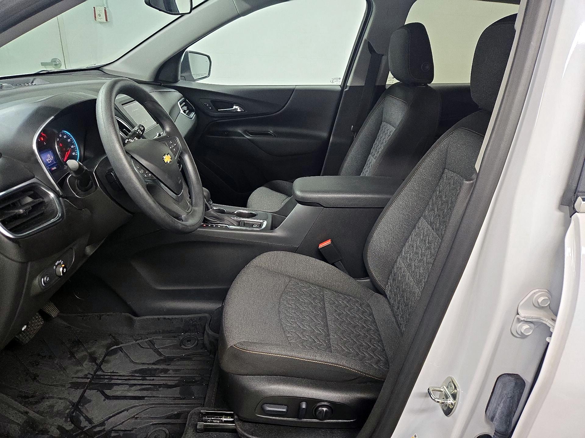 Thumbnail: 2022 Chevrolet Equinox - 11