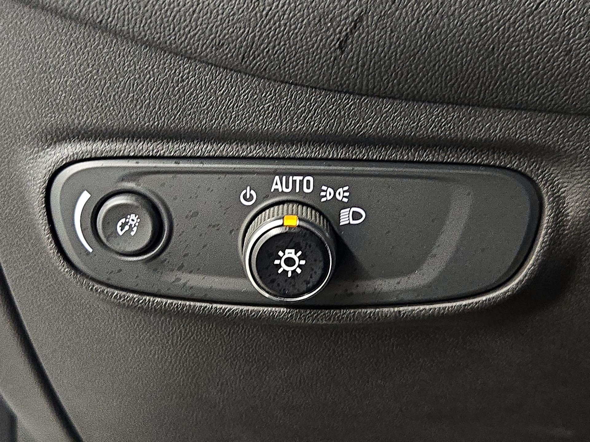 Thumbnail: 2022 Chevrolet Equinox - 13