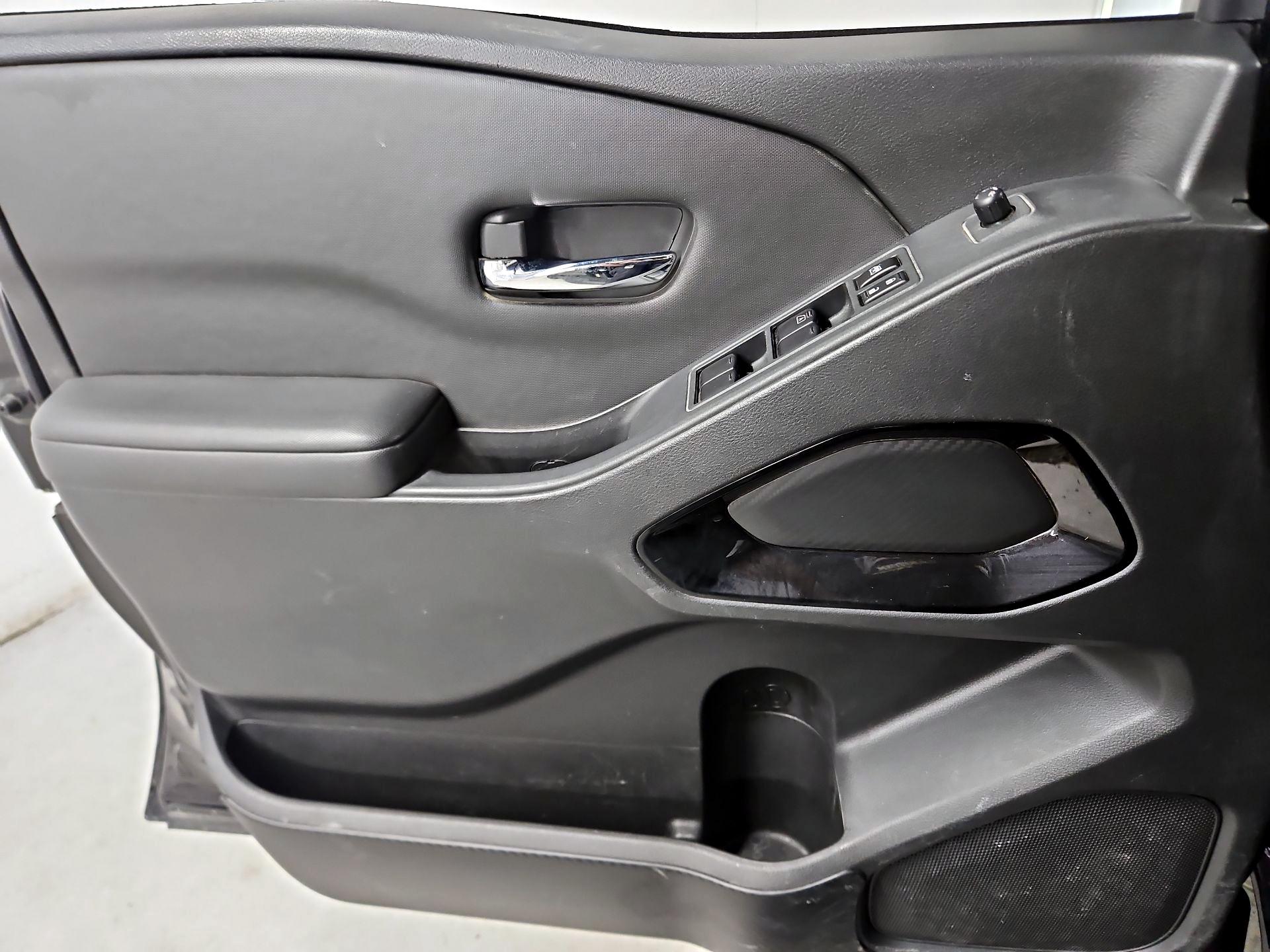 Thumbnail: 2023 Nissan Frontier - 12