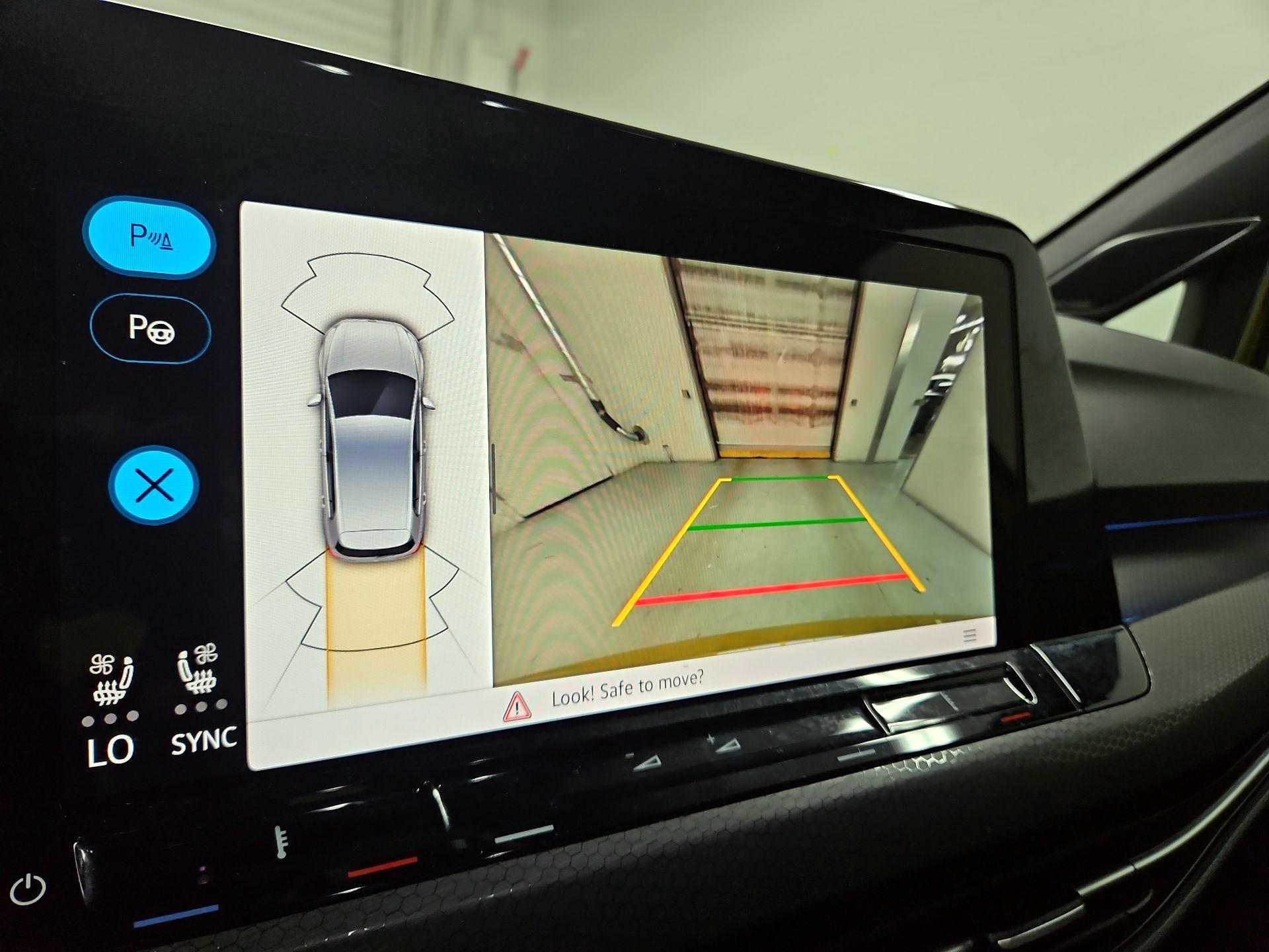 Thumbnail: 2022 Volkswagen Golf - 14