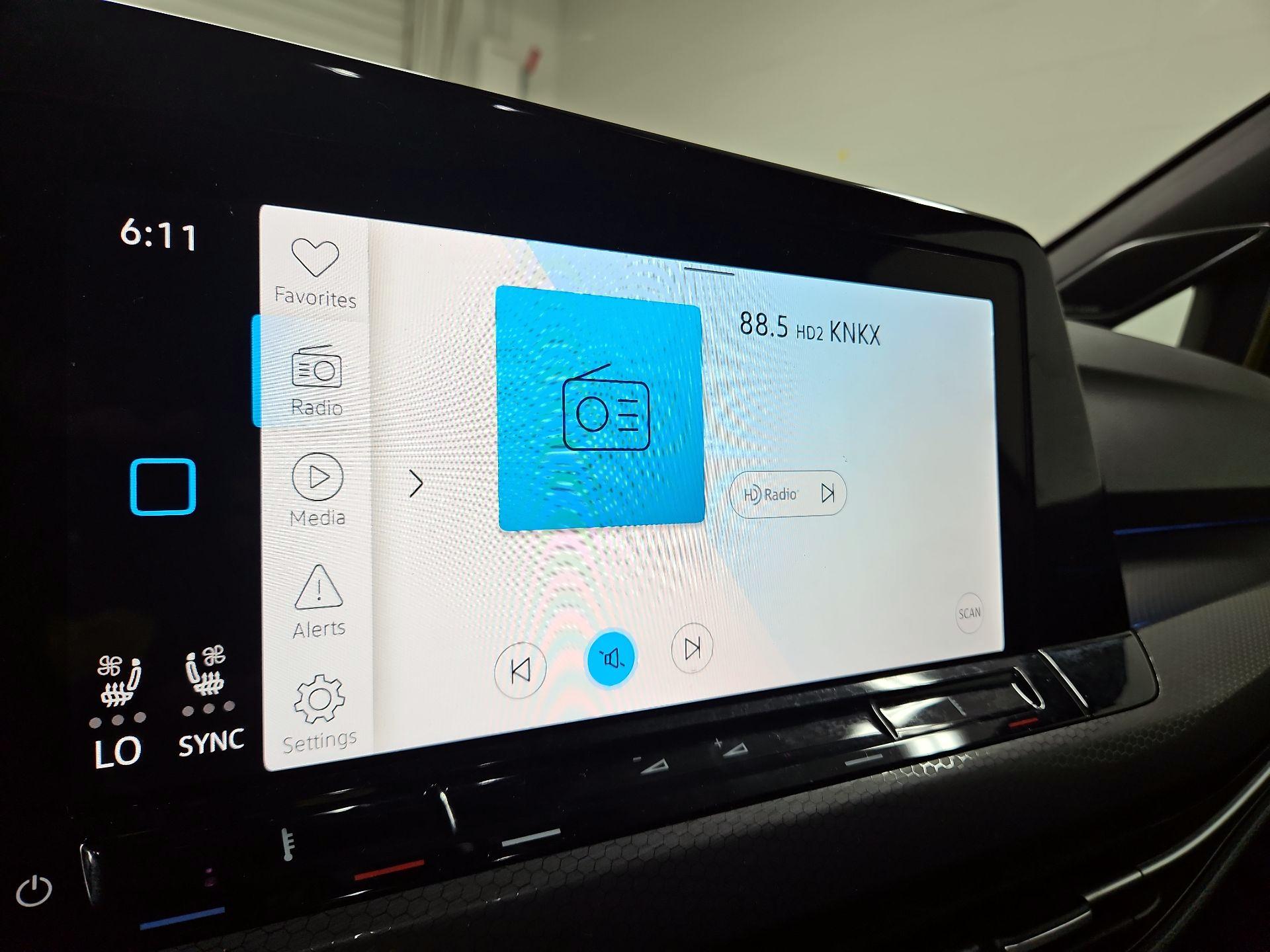 Thumbnail: 2022 Volkswagen Golf - 15