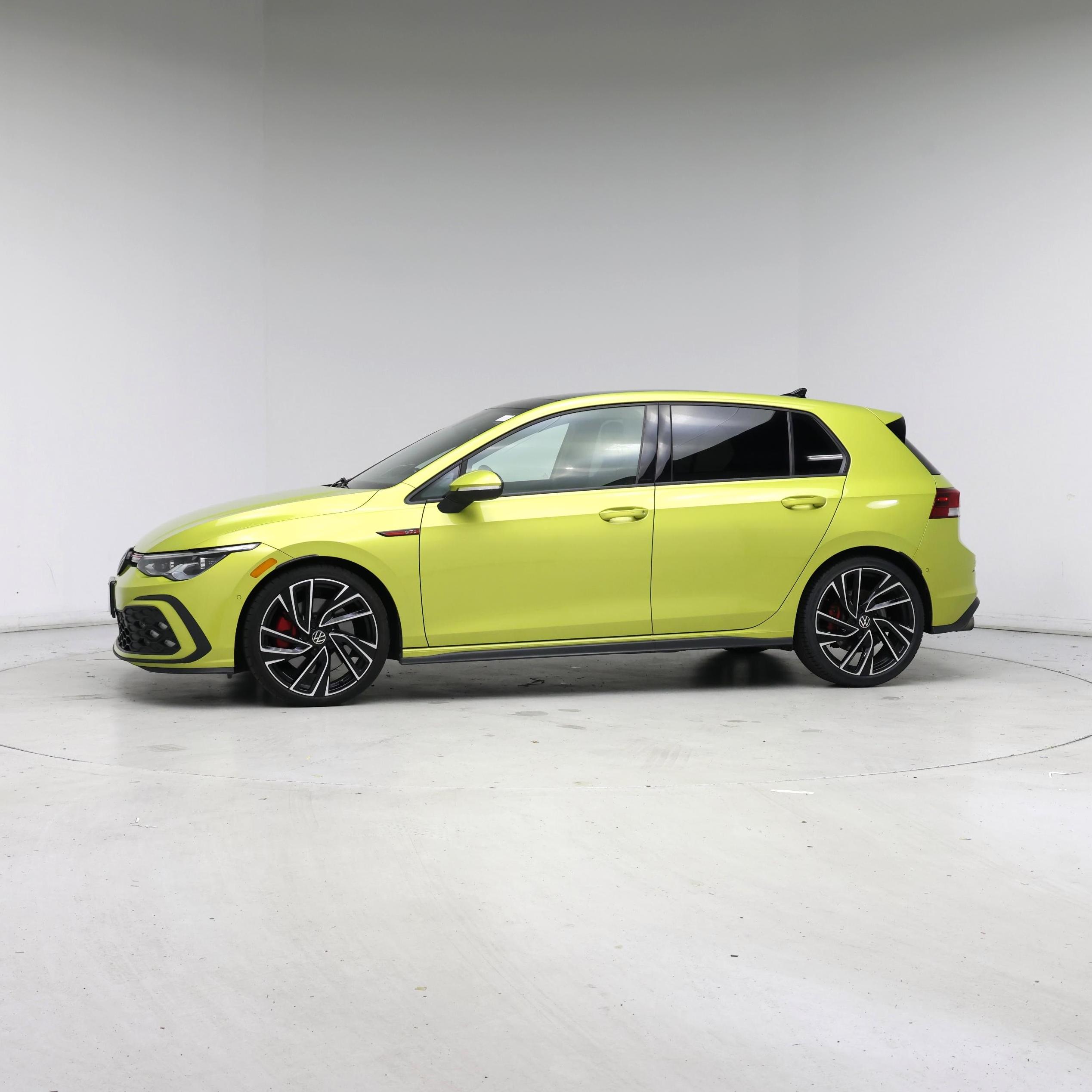 Thumbnail: 2022 Volkswagen Golf - 3