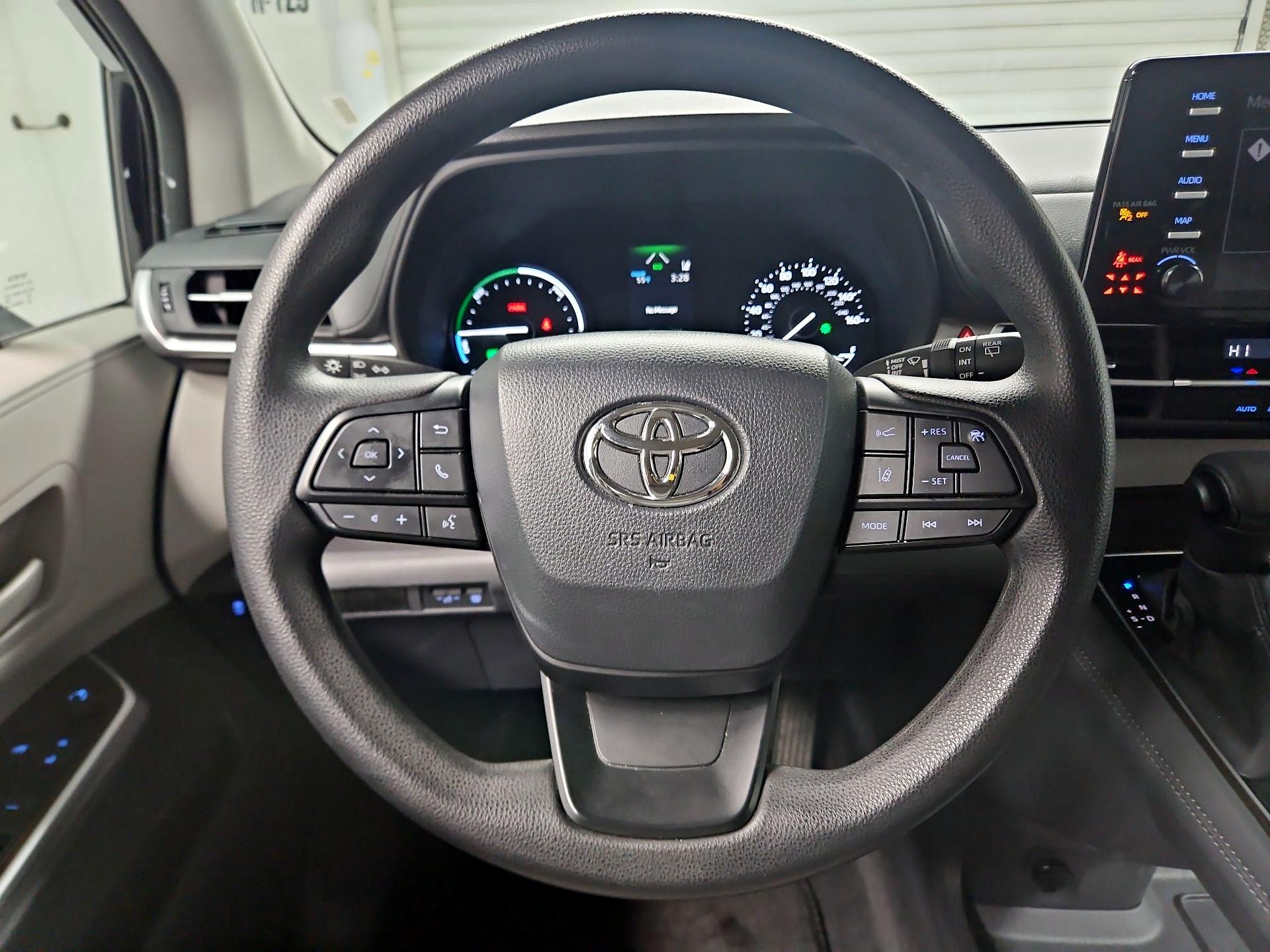 Thumbnail: 2024 Toyota Sienna - 10