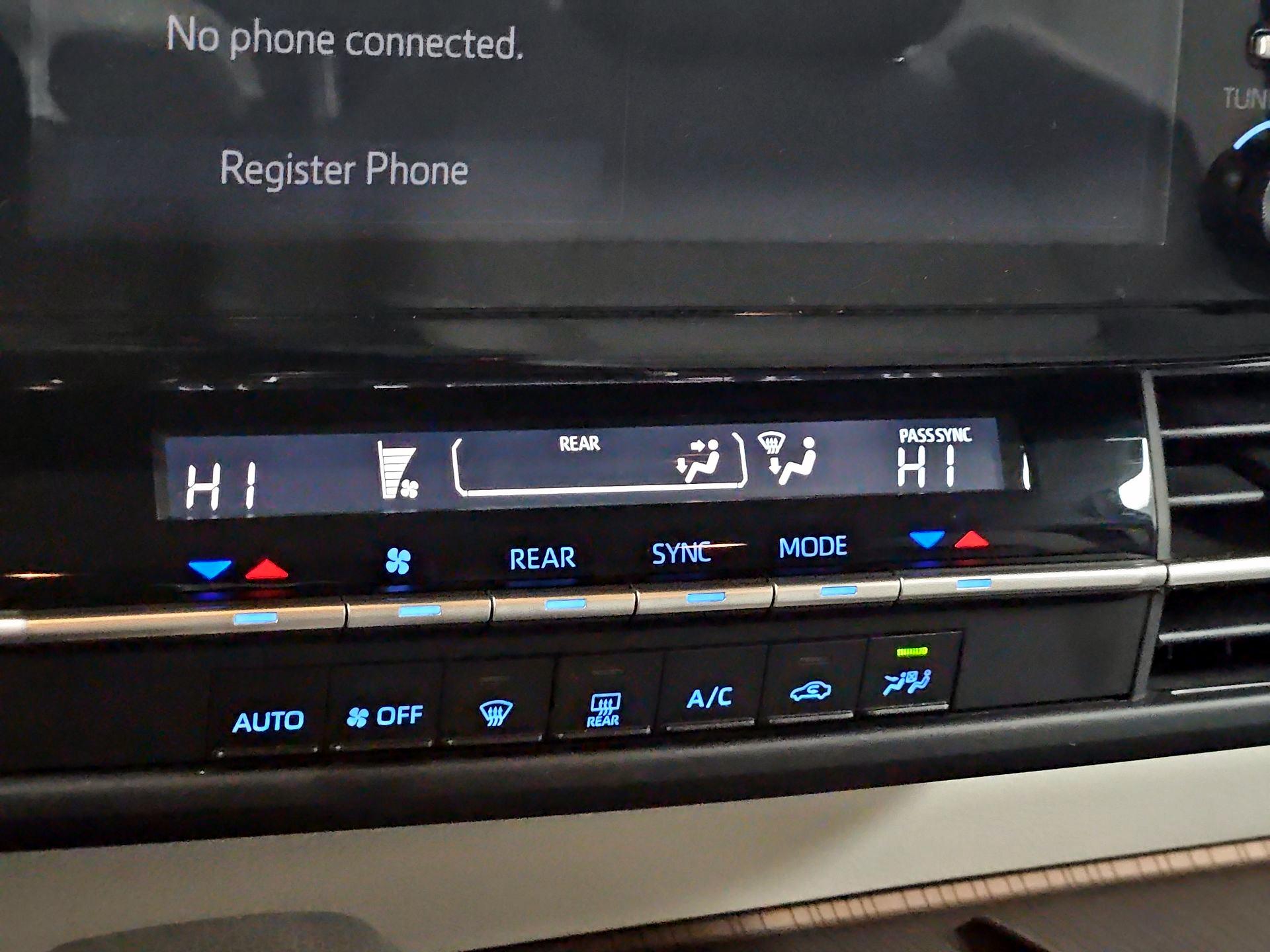 Thumbnail: 2024 Toyota Sienna - 16