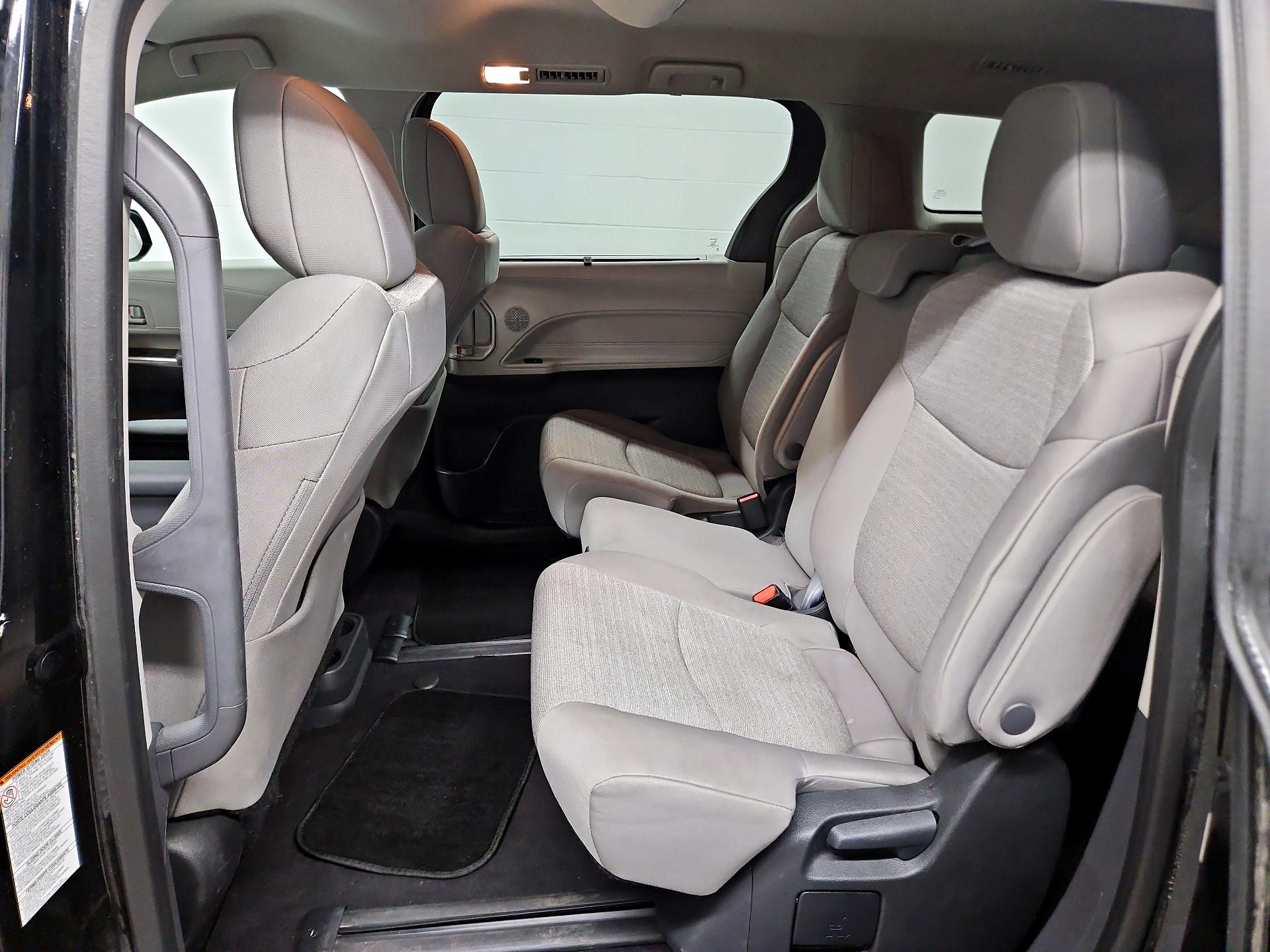 Thumbnail: 2024 Toyota Sienna - 19