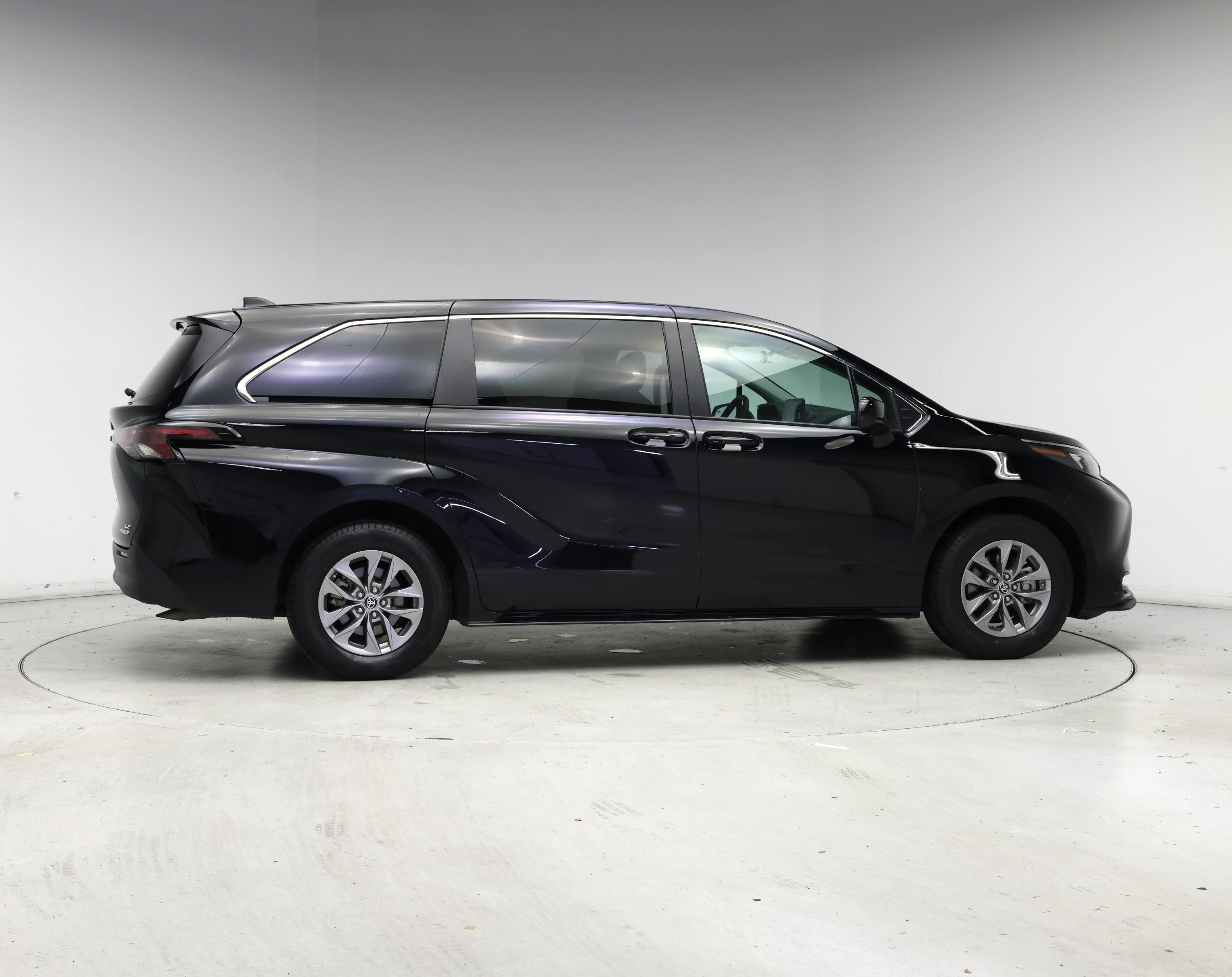 Thumbnail: 2024 Toyota Sienna - 7