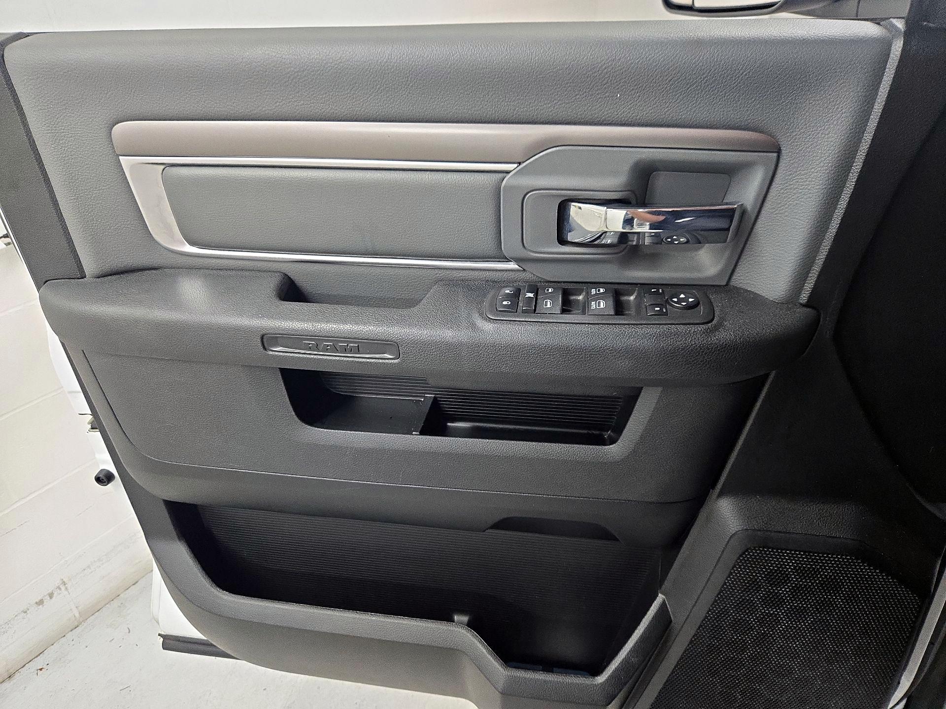 Thumbnail: 2023 RAM 1500 Classic - 12