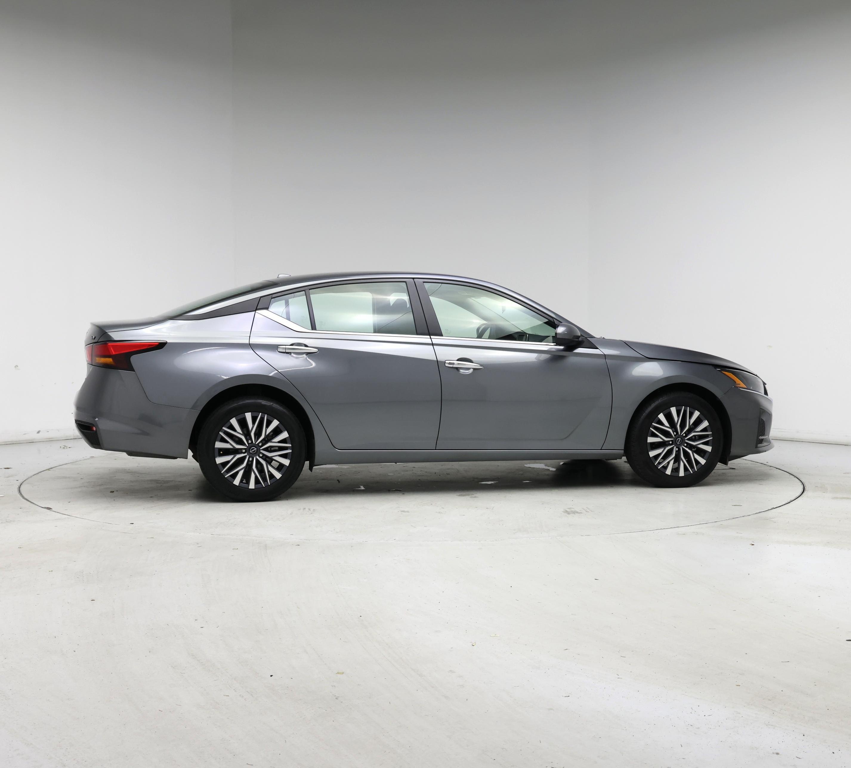 Thumbnail: 2023 Nissan Altima - 7