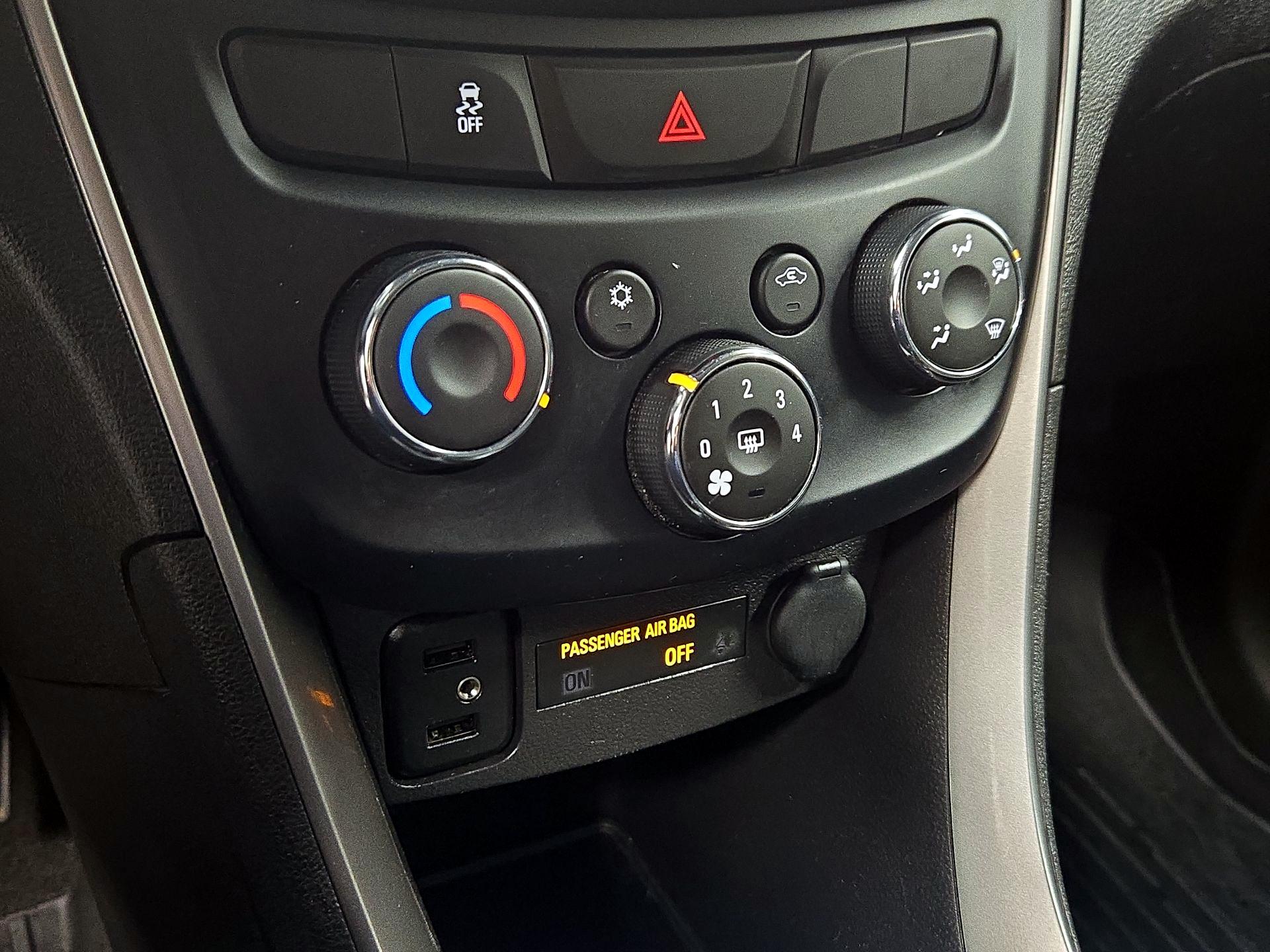 Thumbnail: 2020 Chevrolet Trax - 16