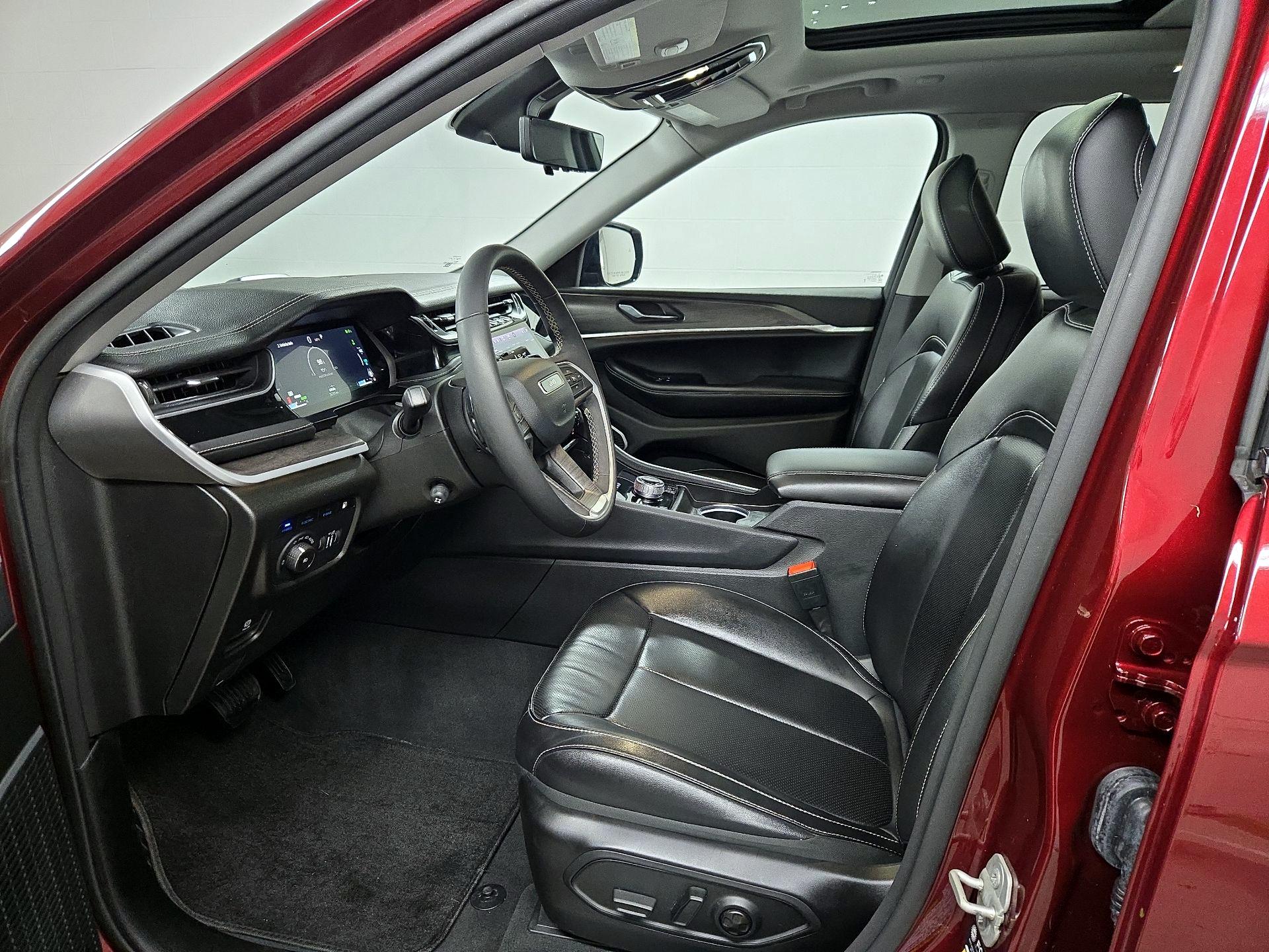 Thumbnail: 2024 Jeep Grand Cherokee - 11