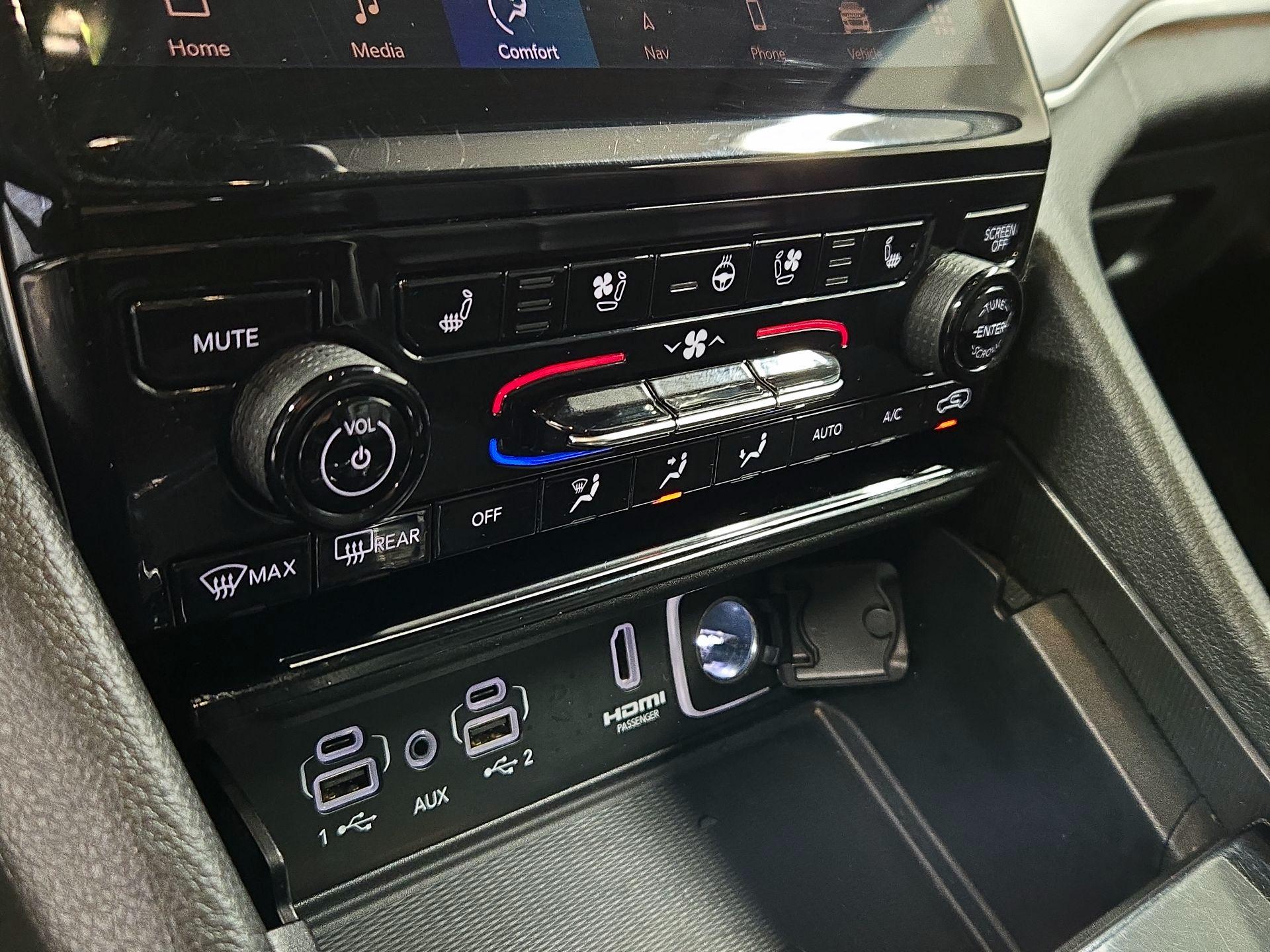 Thumbnail: 2024 Jeep Grand Cherokee - 17