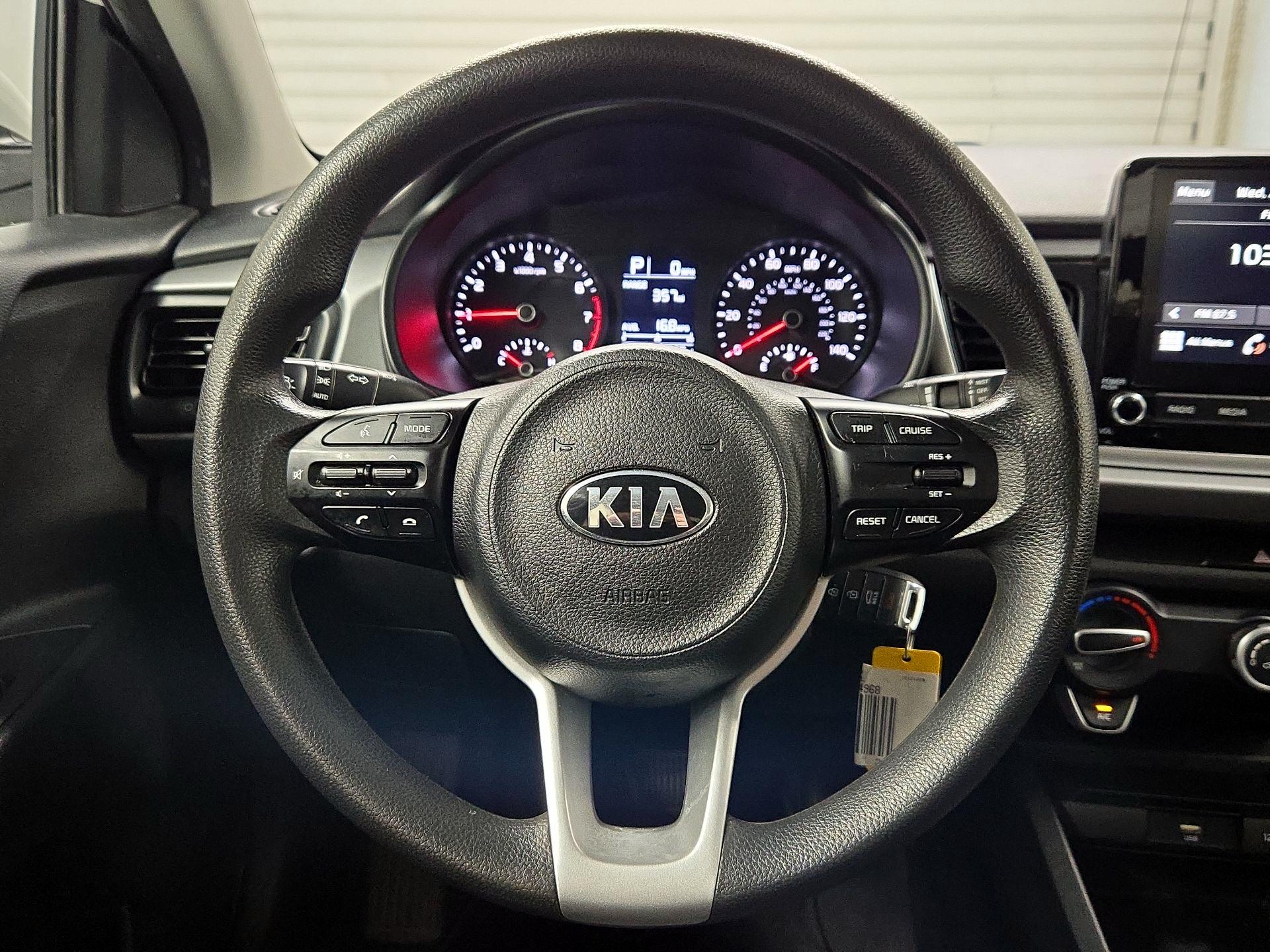 Thumbnail: 2021 Kia Rio - 10