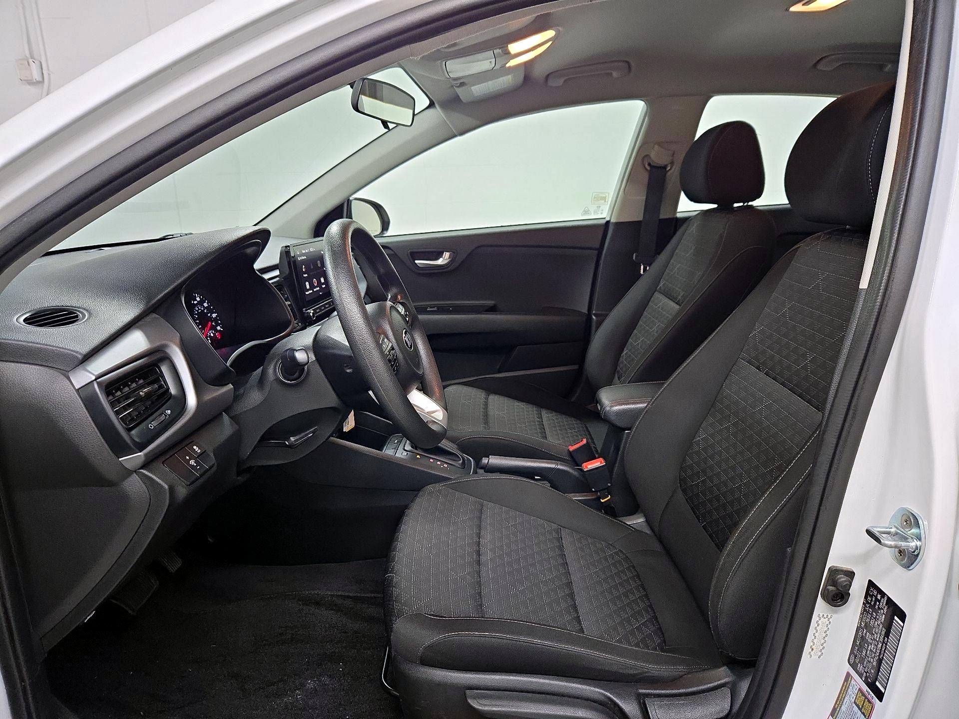 Thumbnail: 2021 Kia Rio - 11