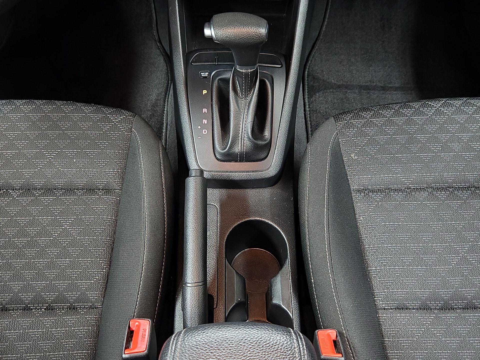 Thumbnail: 2021 Kia Rio - 17