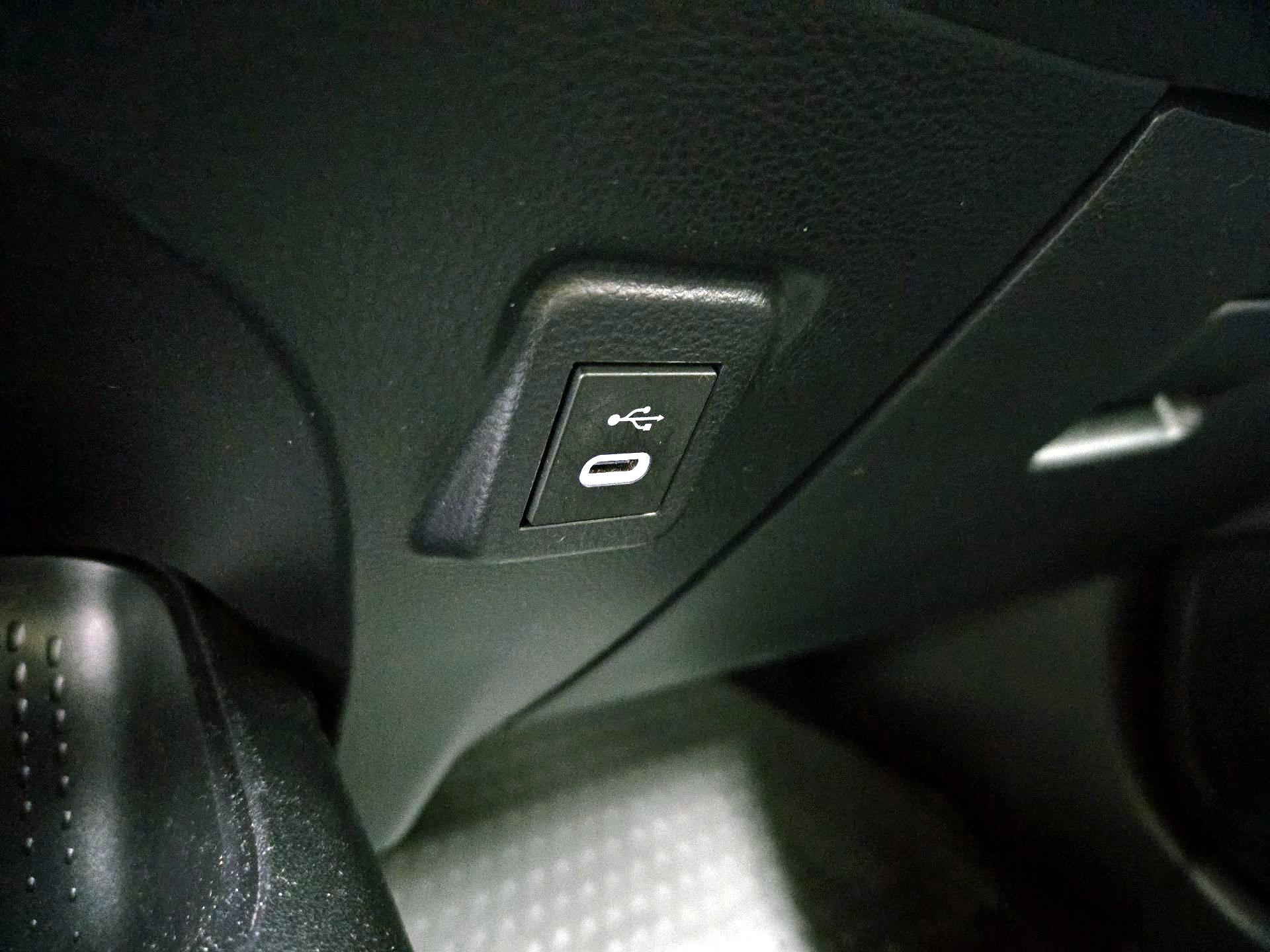 Thumbnail: 2023 Toyota Corolla - 18