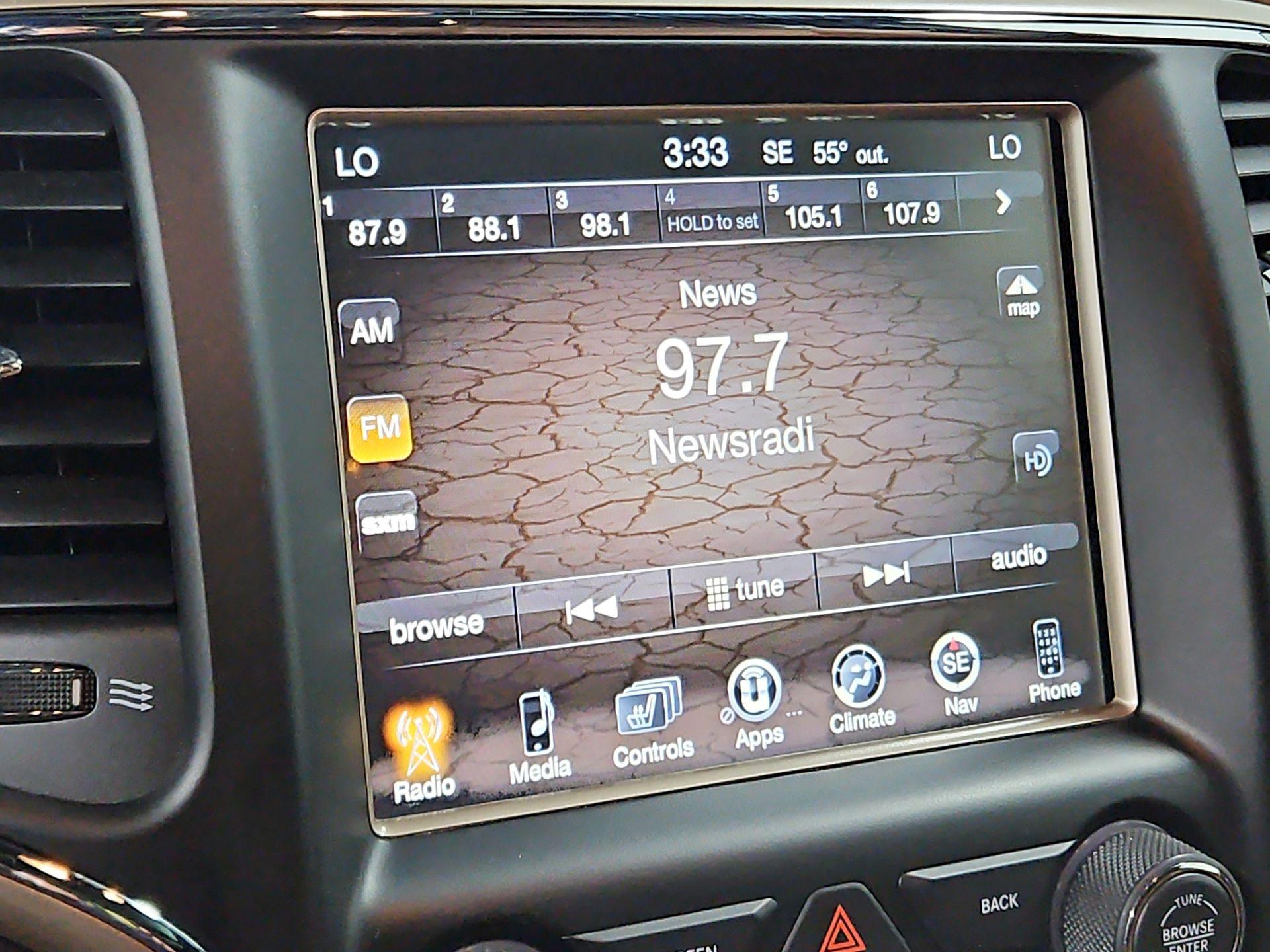 Thumbnail: 2017 Jeep Grand Cherokee - 16