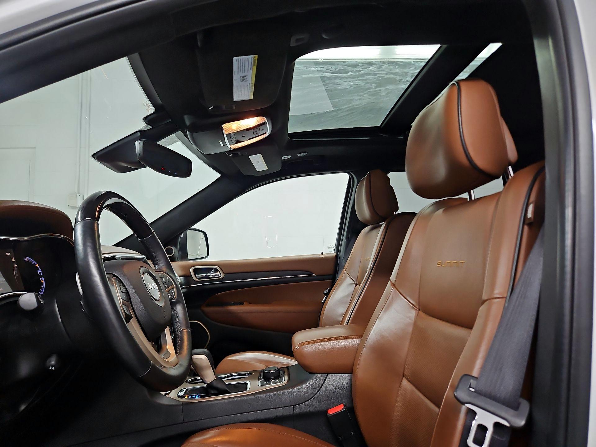 Thumbnail: 2017 Jeep Grand Cherokee - 20