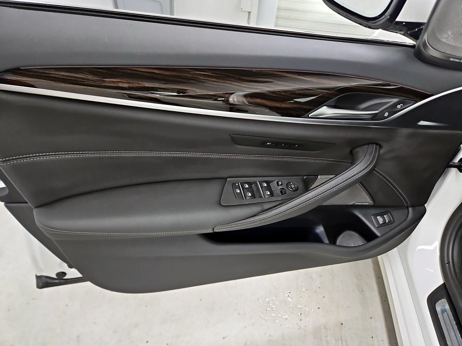 Thumbnail: 2021 BMW 5 Series - 12