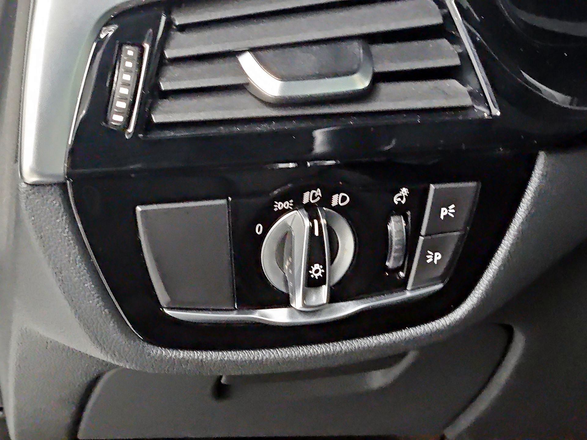 Thumbnail: 2021 BMW 5 Series - 13