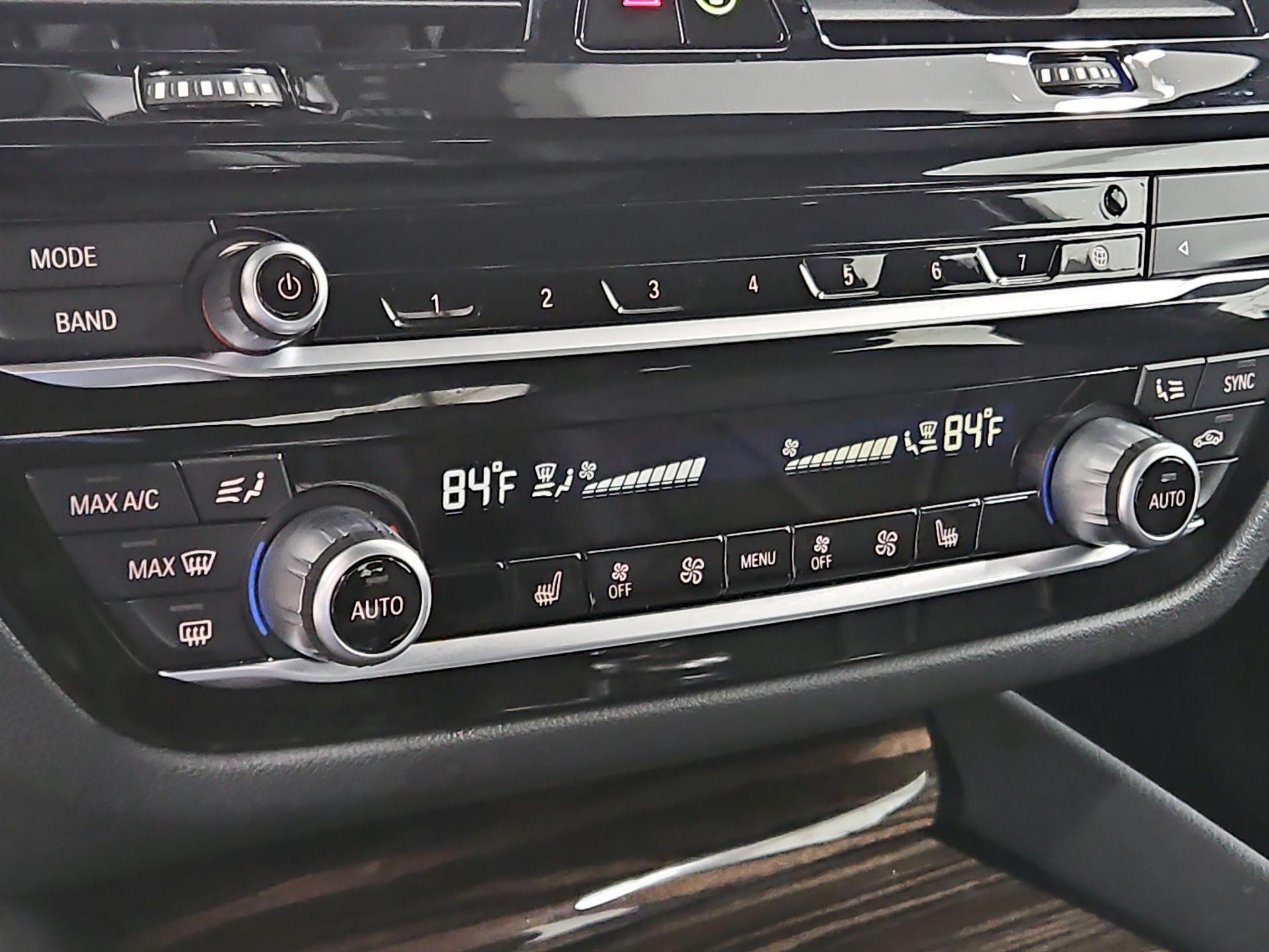 Thumbnail: 2021 BMW 5 Series - 17