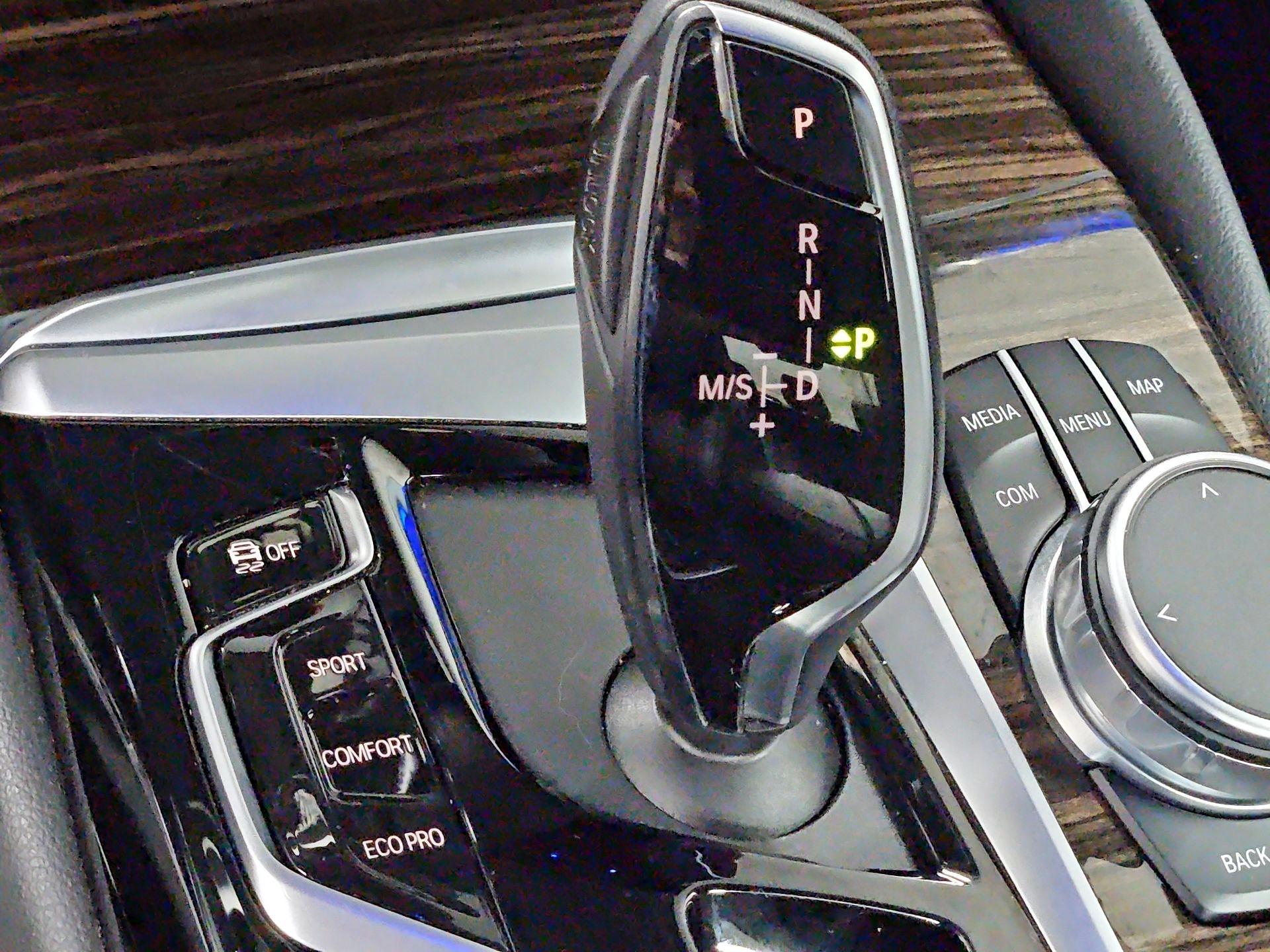 Thumbnail: 2021 BMW 5 Series - 18