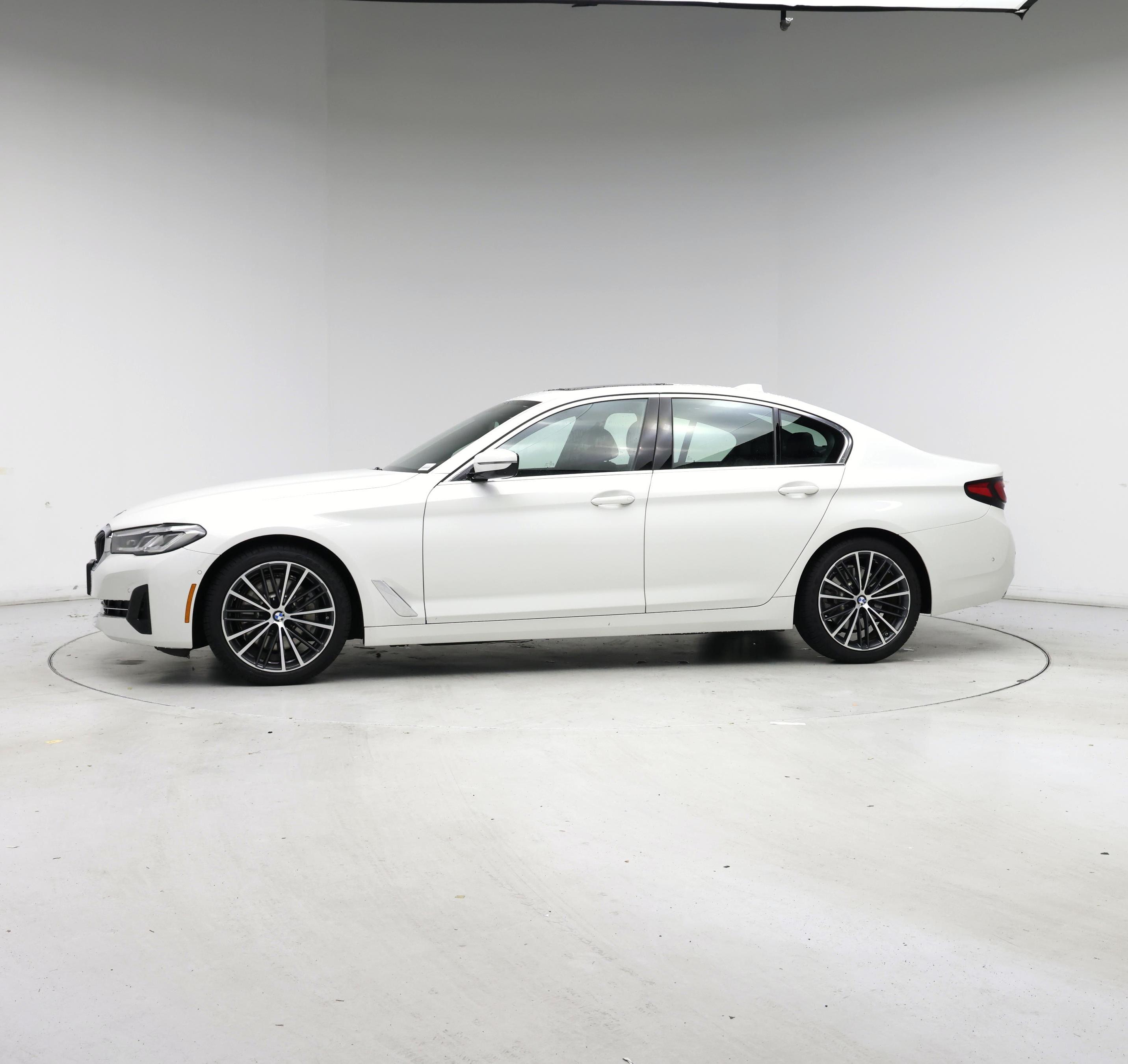 Thumbnail: 2021 BMW 5 Series - 3