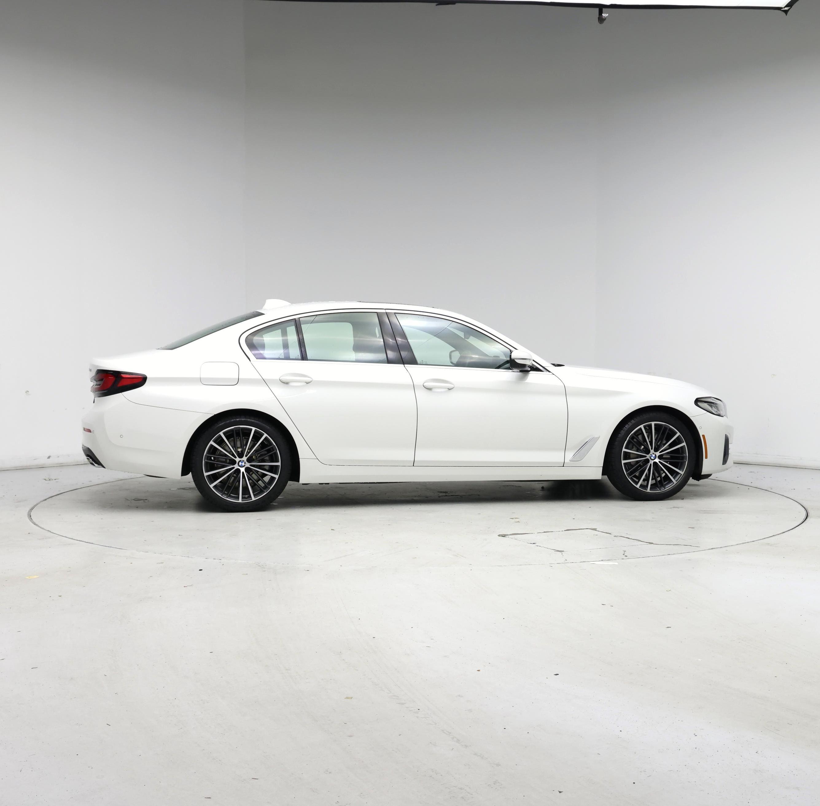 Thumbnail: 2021 BMW 5 Series - 7