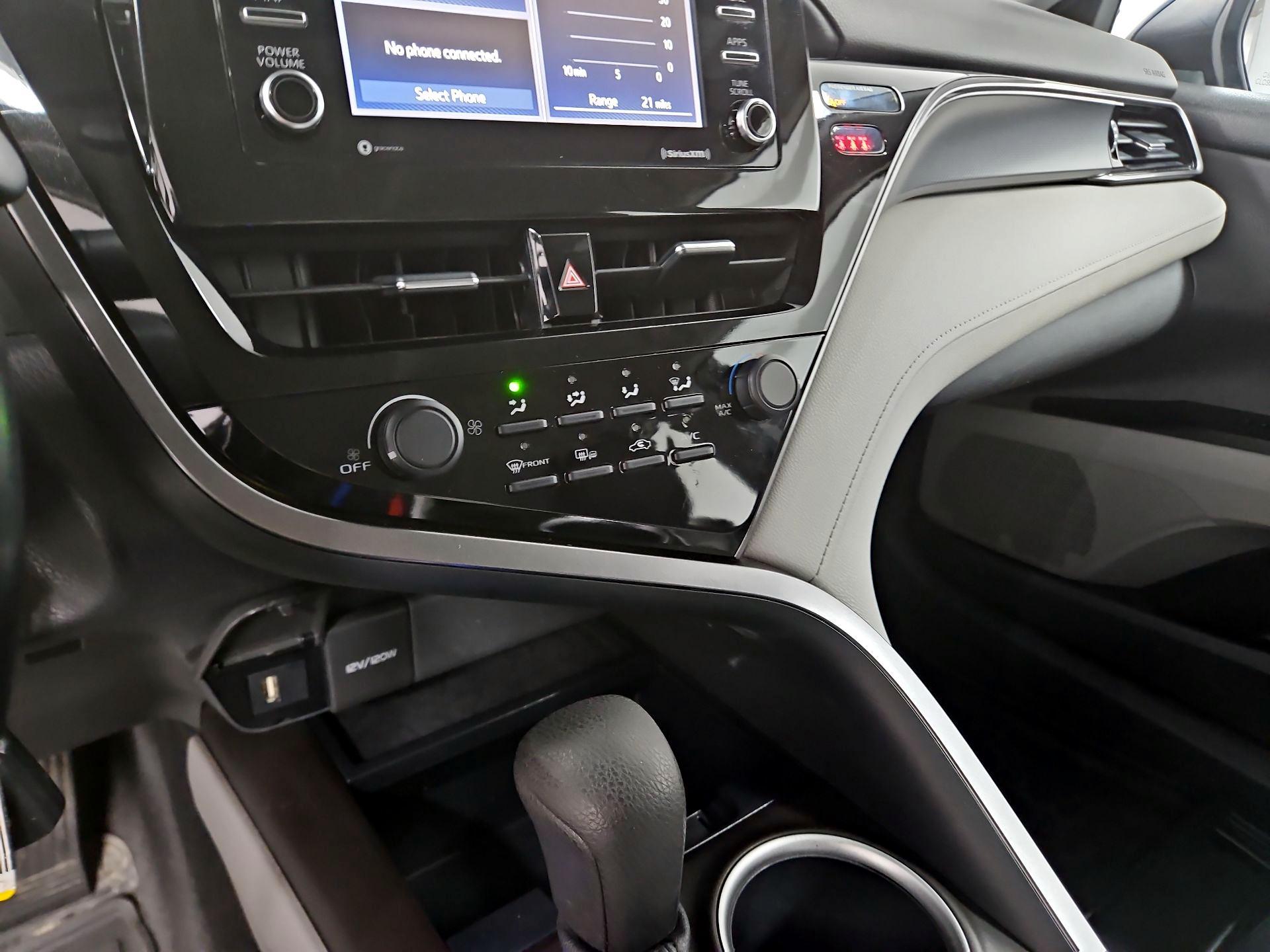 Thumbnail: 2021 Toyota Camry - 16