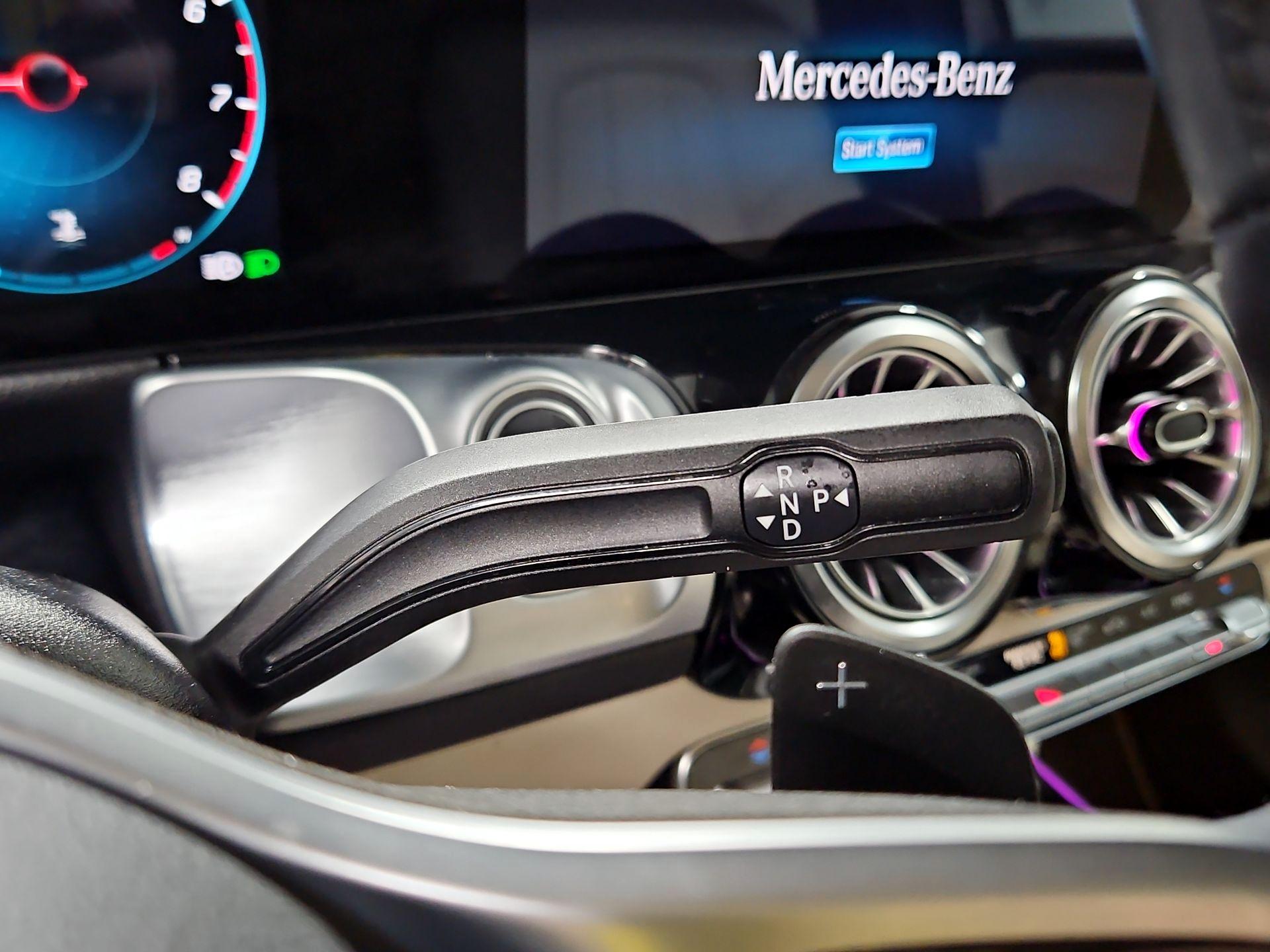 Thumbnail: 2022 Mercedes-Benz GLB - 18