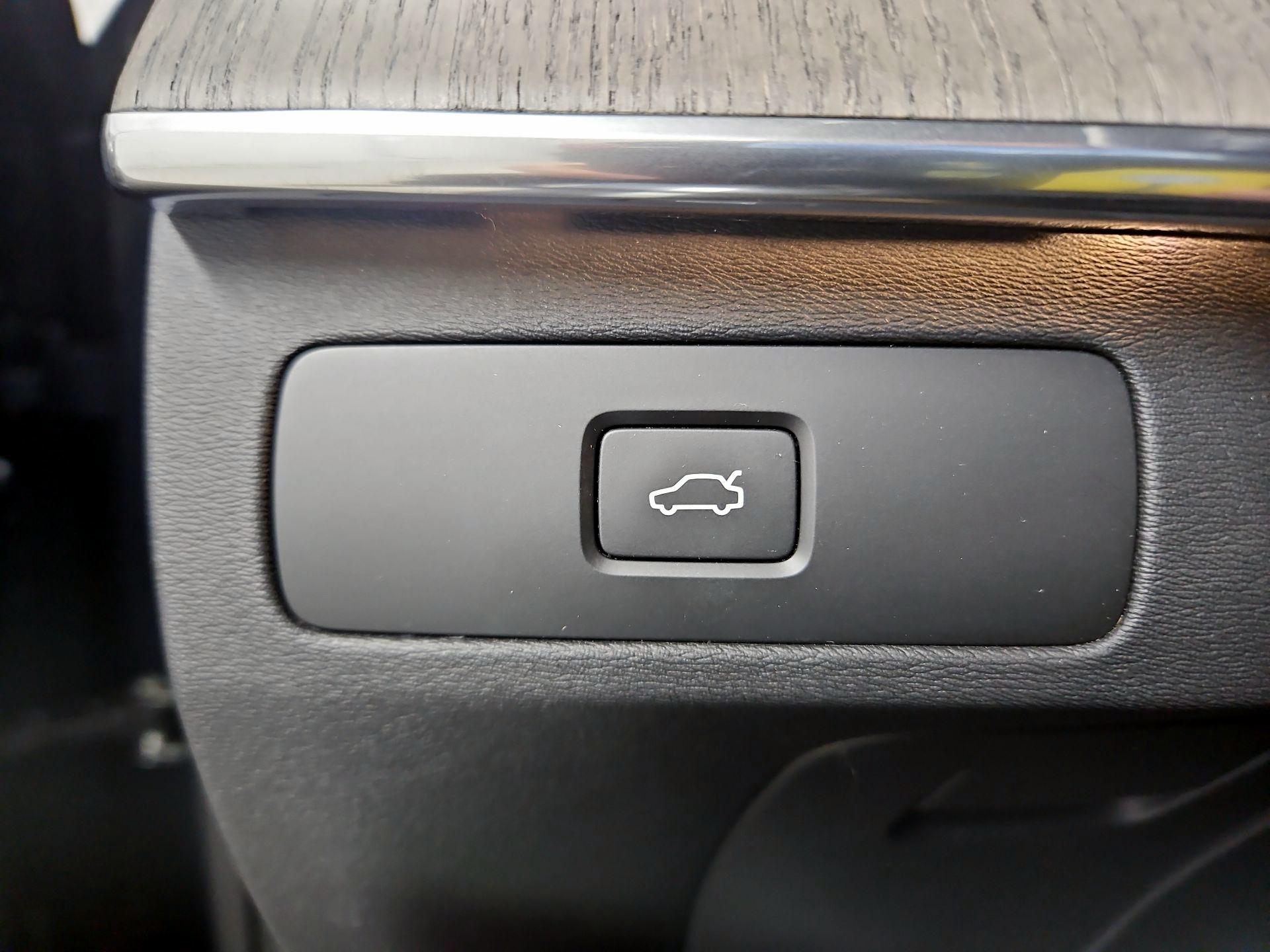 Thumbnail: 2024 Volvo XC90 - 13