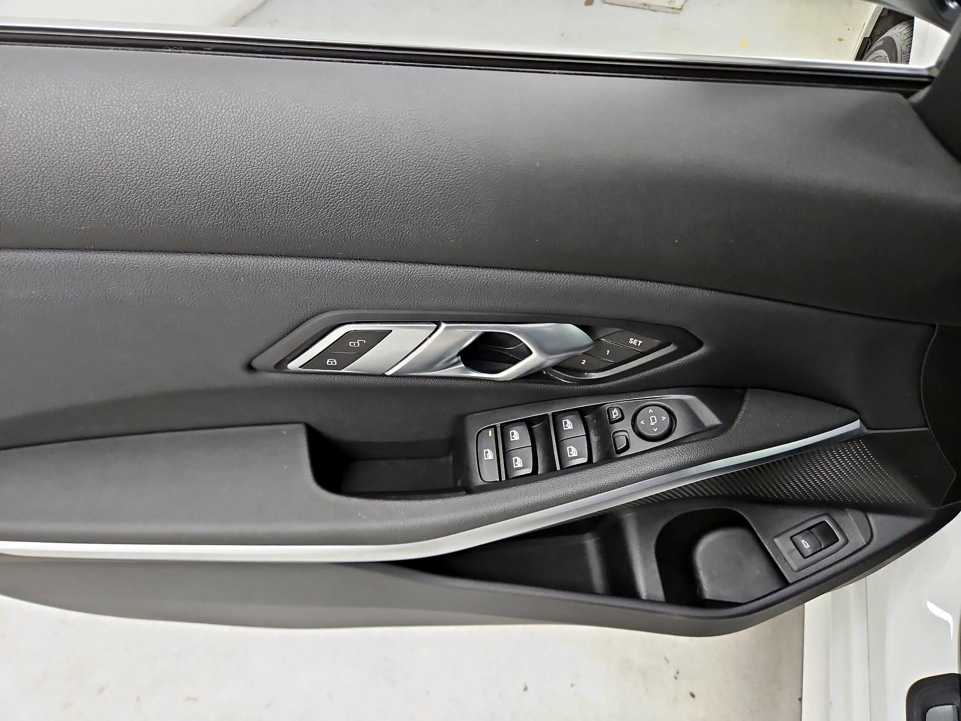 Thumbnail: 2020 BMW 3 Series - 12